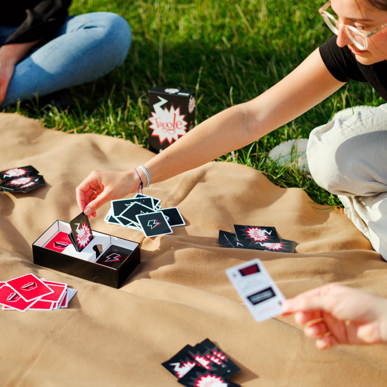 ¡Cállate! The Uproarious Quick-Witted Comebacks - Juego de cartas para noches de juegos, fiestas de estudiantes universitarios y más juegos