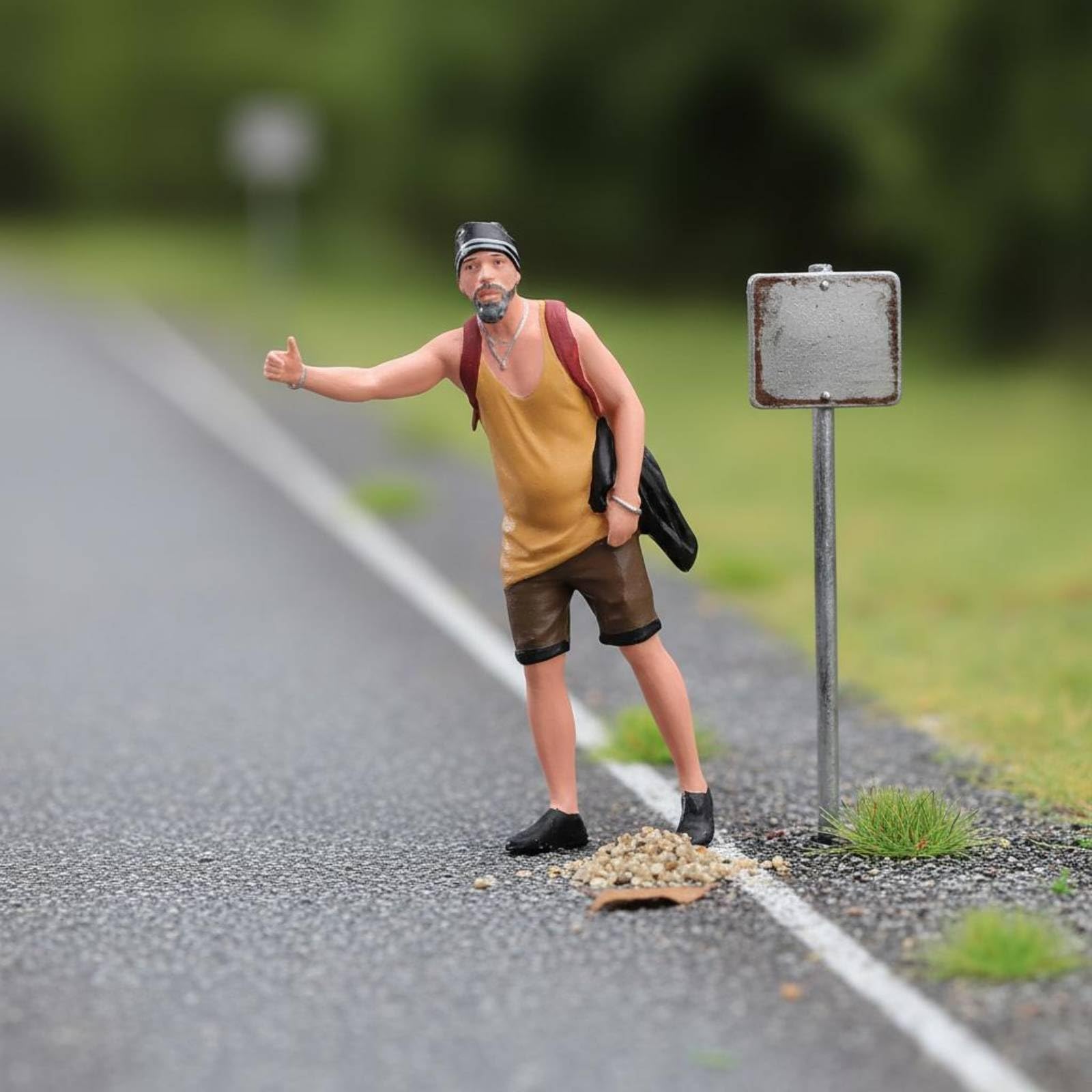 Figur mit Rucksack realistische Details Diorama Figur detailreich miniaturleute für Szene Display, 1/24 Fein Bemalt Mit Gesichtszügen