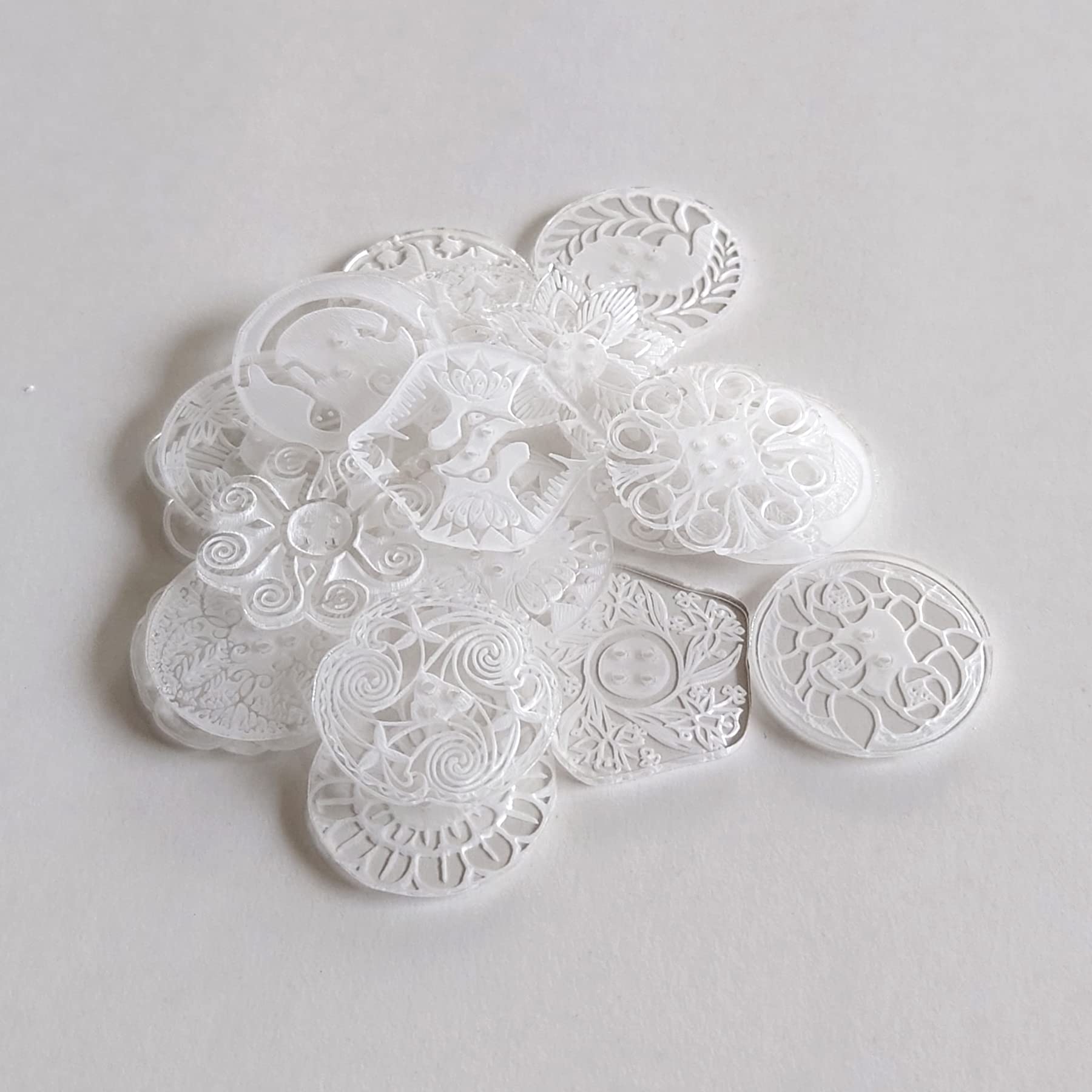 Amazon | クリアデザインボタン（20種類セット）透明アクリル製