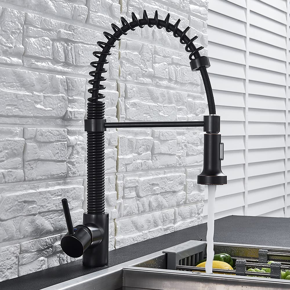 Robinet d'évier de cuisine avec douchette pour nettoyer les grands plats