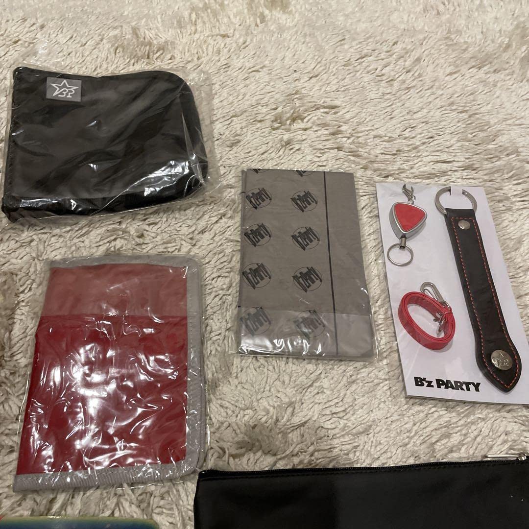 Amazon.co.jp: B'z ファンクラブ継続記念品 など セット : おもちゃ