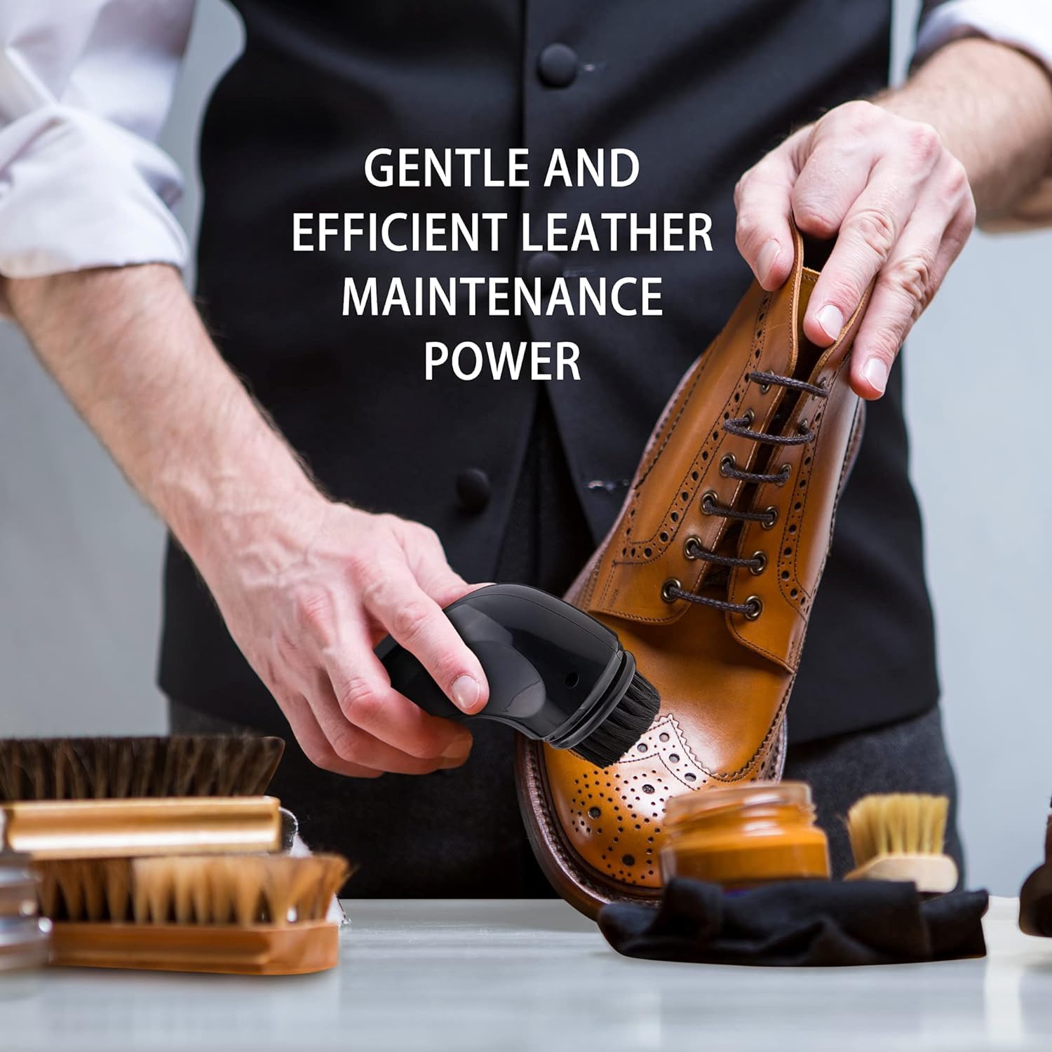 TsoLay Spazzola per Scarpe Elettrica, Spazzola per Pulizia Scarpe Elettrica, Kit Lucidascarpe Portatile con 4 Testine Sostituibili, Lucidatore per Scarpe, Adatto per Pelle, Borsa, Seggiolino Auto
