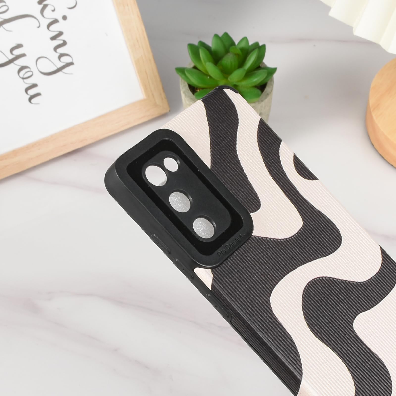 Ownest Handyhülle Für IPhone 14 Plus – Zebra Streifen Design, TPU & PC Schutz