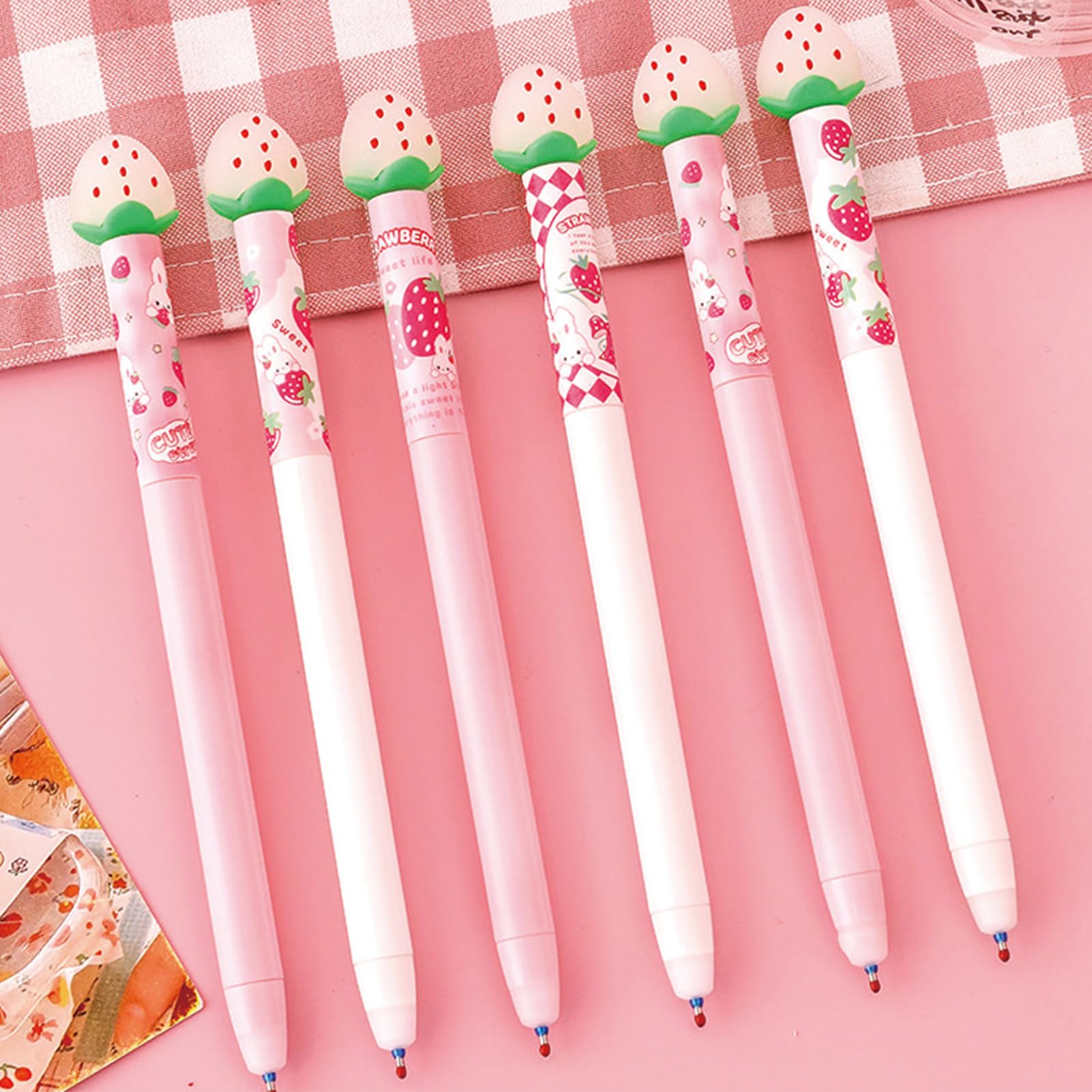 MOZXIRZ Lot de 4 stylos à encre gel effaçables et rotatifs pour femmes, filles, fournitures scolaires (encre bleu fraise) 0,5 mm