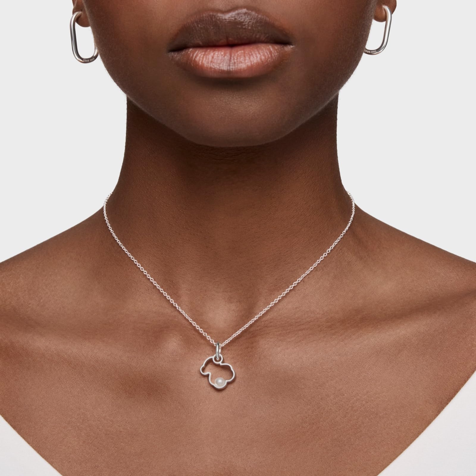 TOUS Collar de Plata de Primera Ley para Mujer con Motivo Oso de 1.6 cm, 45 cm de Largo, Clásico y Versátil, Colección Silueta
