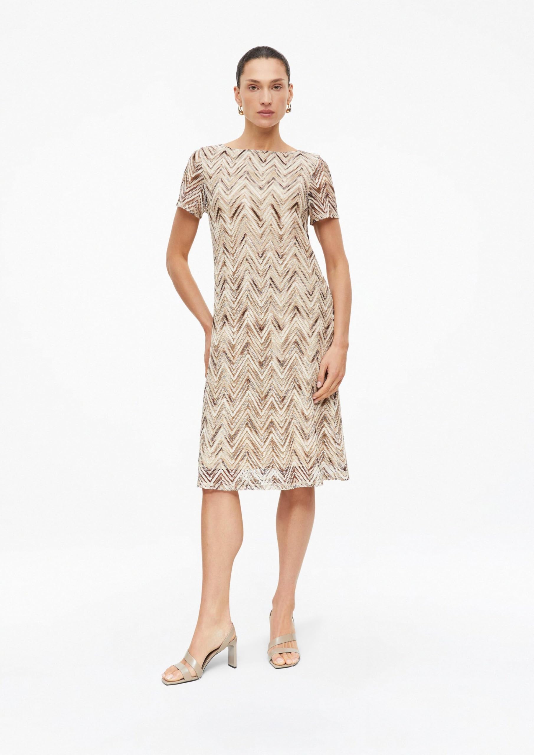s.Oliver Damen Kleid – A-Shape Regular Fit, Ajourmuster, U-Boot-Ausschnitt, kurz – Für Business & Festliche Anlässe