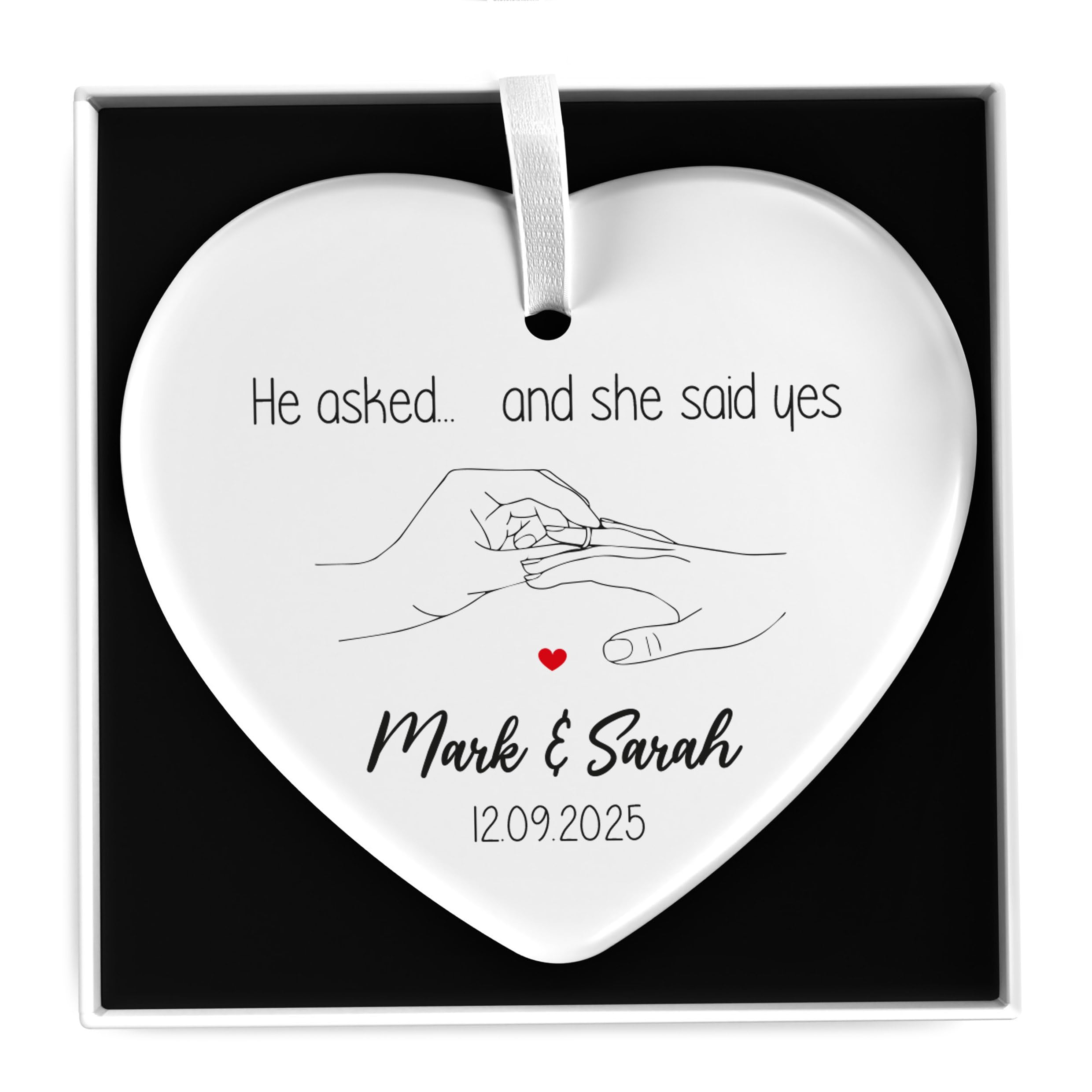 Beecreative Personalised Engagement He Asked She Said Yes - Engagement Congratulations - Friends, Family, Fiance, Her, Him - Ceramic Heart Or Circle Ornament - With Gift Box