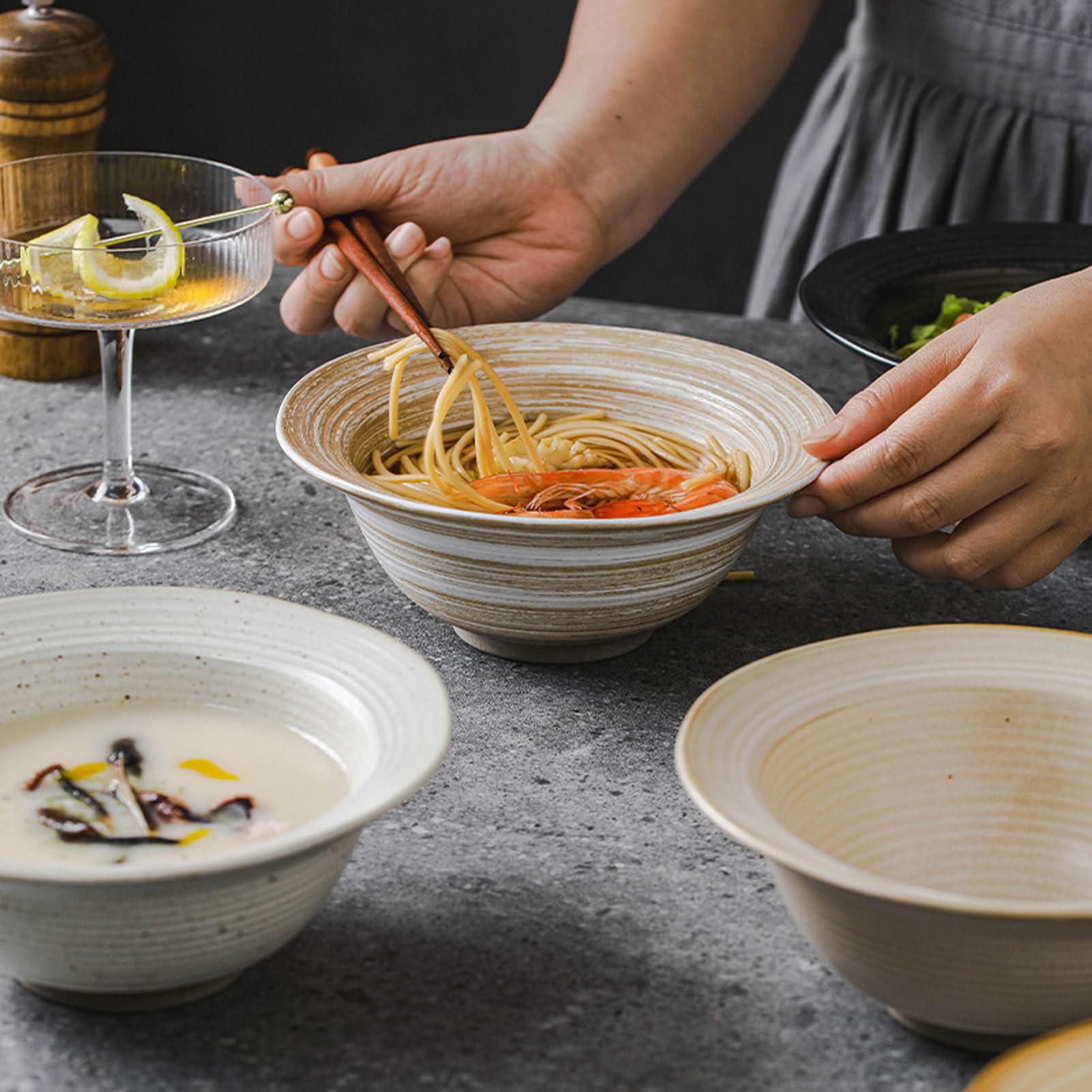 Japanisches Ramenschüssel-Set aus Keramik, 4 Stück, 450 ml, mikrowellengeeignet, kreatives Geschenk für Obst, Salat, Gemüse, Nudeln, Retro-Suppen- und Müslischalen