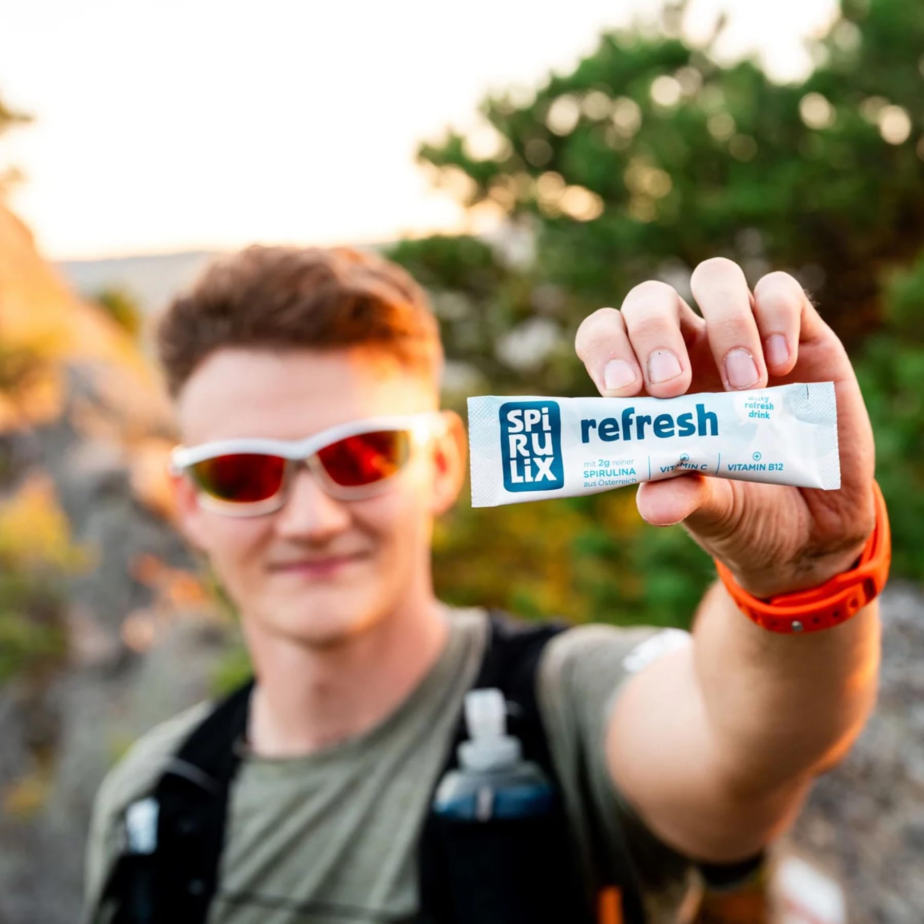 Spirulina Refresh Stickpacks 30 Sticks, Superfood-Drink mit Vitamin C & Vitamin B12, Spirulina aus Österreich, Vegan, Natürlicher Energie-Boost, Ananas-Apfel Geschmack
