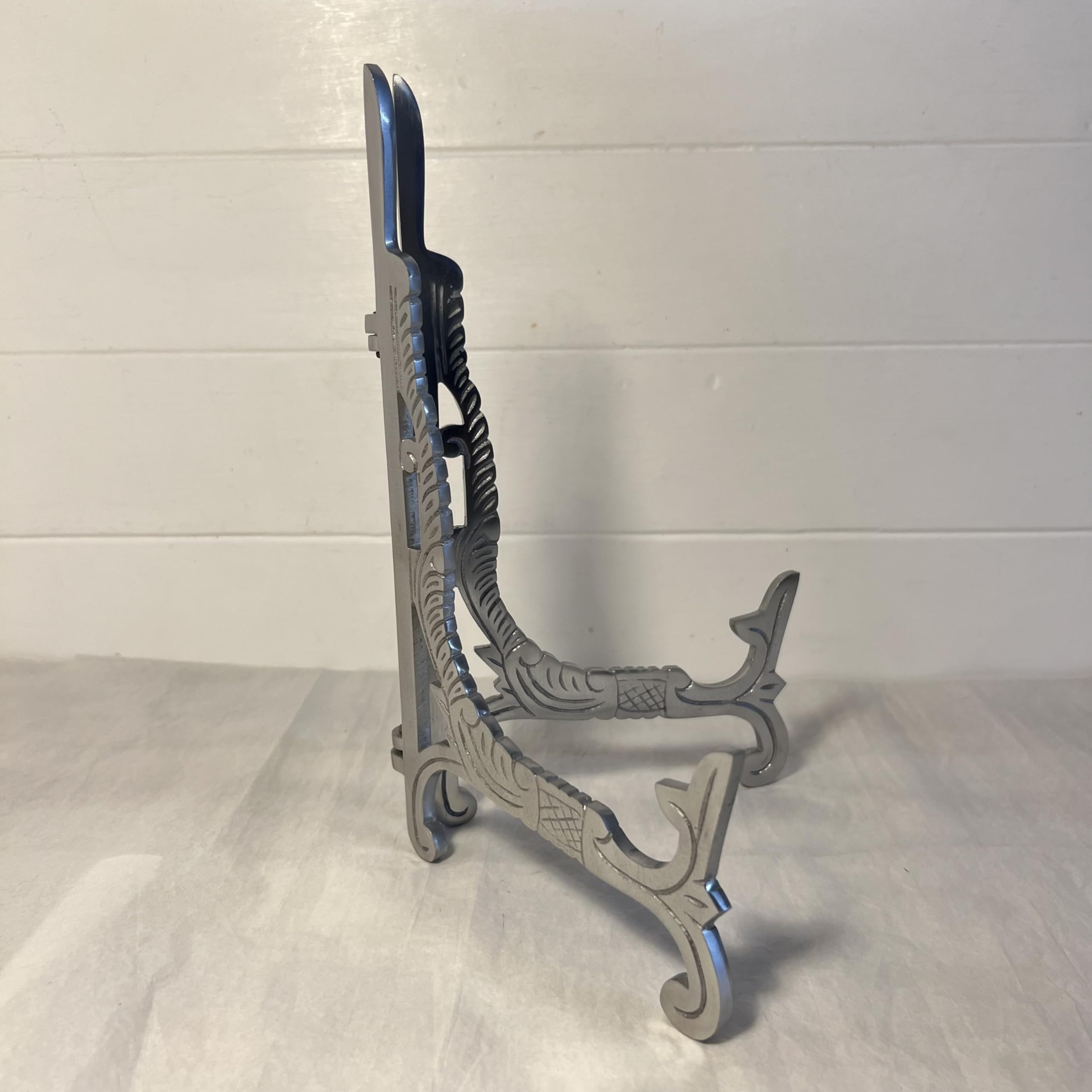 Thorness Large 10 inch Metal Easel Silver Finish - Image 2