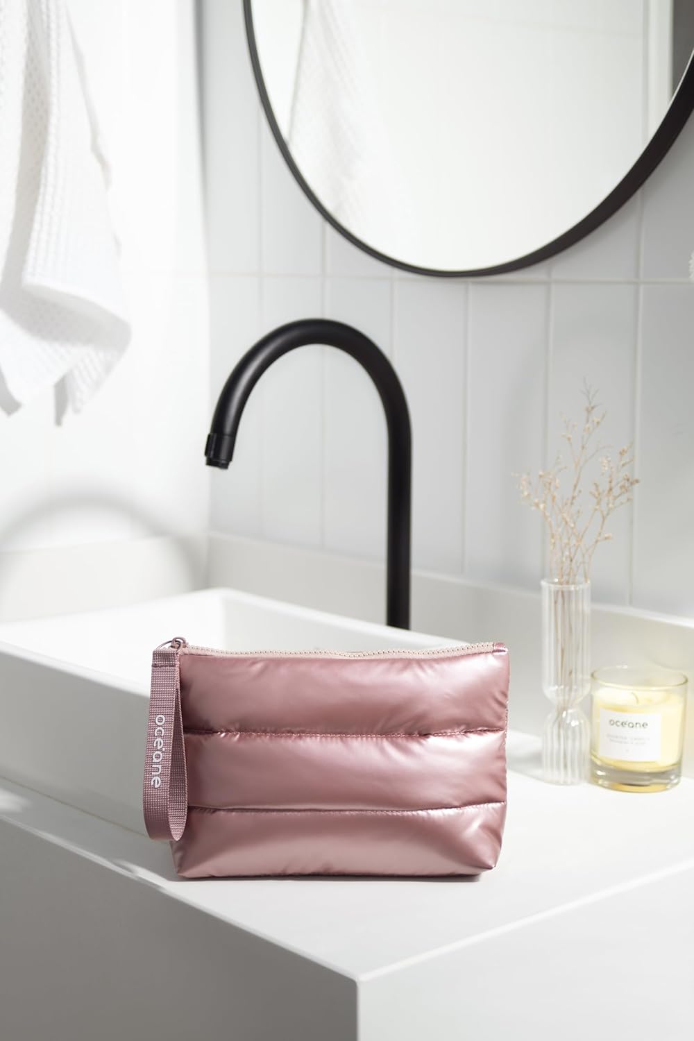 Océane Nécessaire Rosê Puffer em promoção! Veja a oferta e mais achadinhos de Acessórios 6 Hoje é o melhor dia para comprar Océane Nécessaire Rosê Puffer com aquele preço maroto! Promoção! Aproveite a oferta! 6