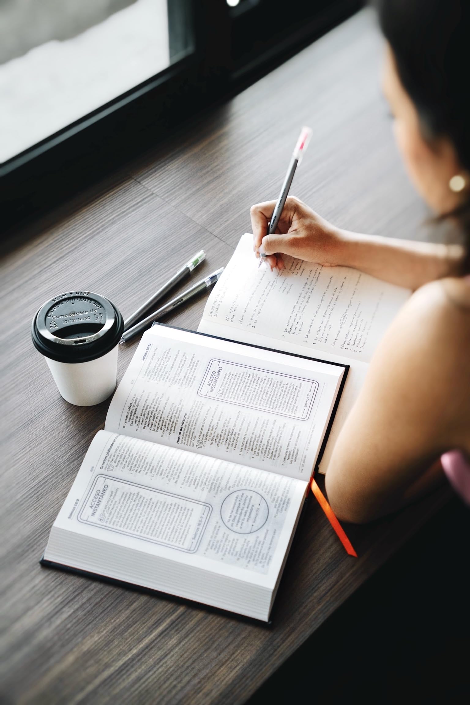 Biblia de Estudio para Jovenes: Nueva Biblia de las Americas, Estudio para Jóvenes, Azul, Comfort Print
