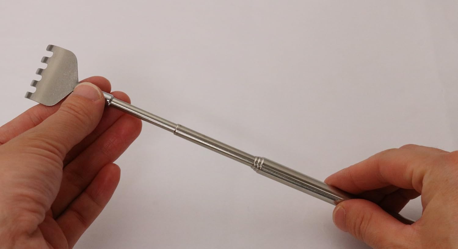 Amazon トレードワン 孫の手 携帯用スクラッチャー Ma Go No Te シルバー 長さ調節 約 16 51cm トレードワン Trade One 生活雑貨 通販