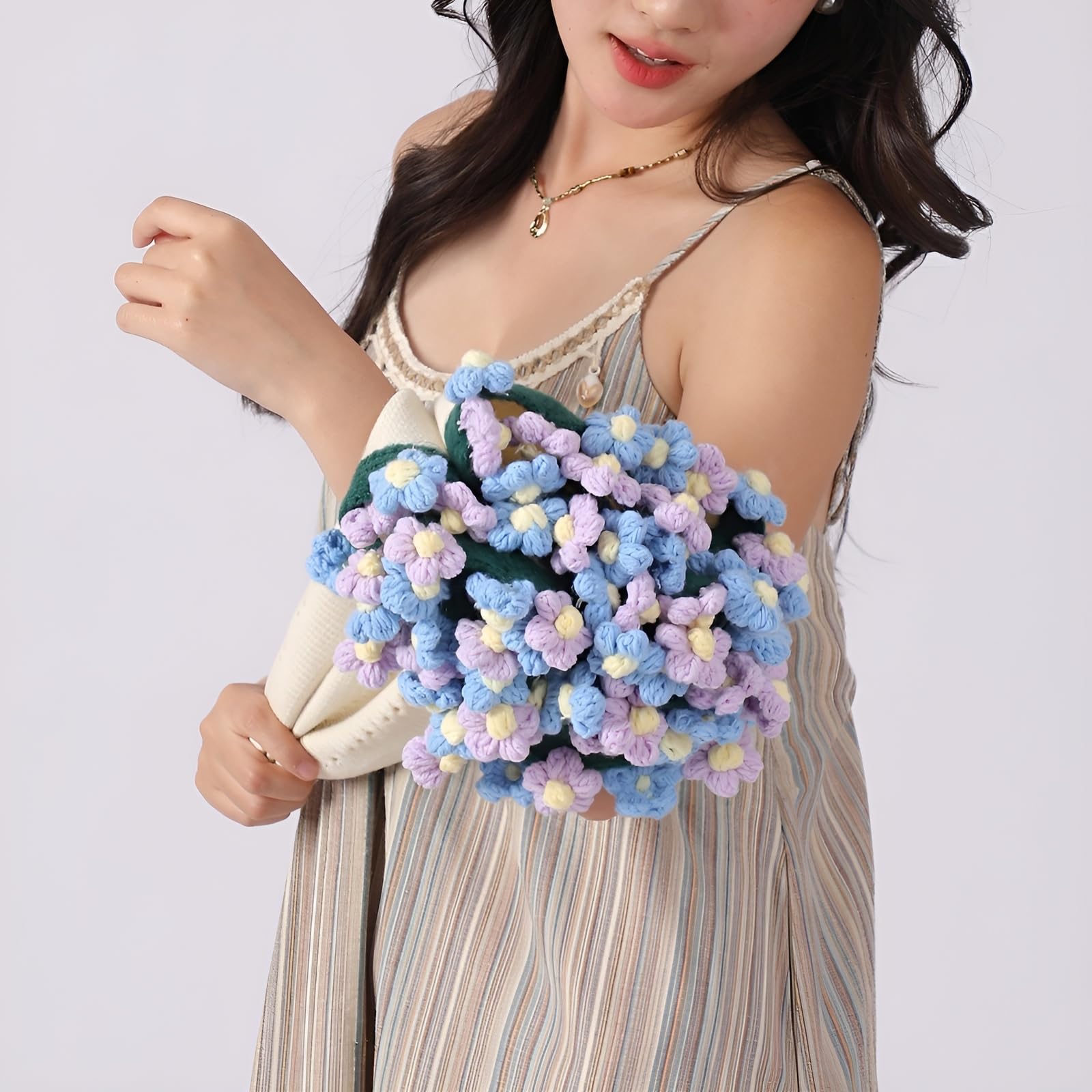 Amazon｜花束になるブランケット【完成品】直径80/110/160cm 手編み