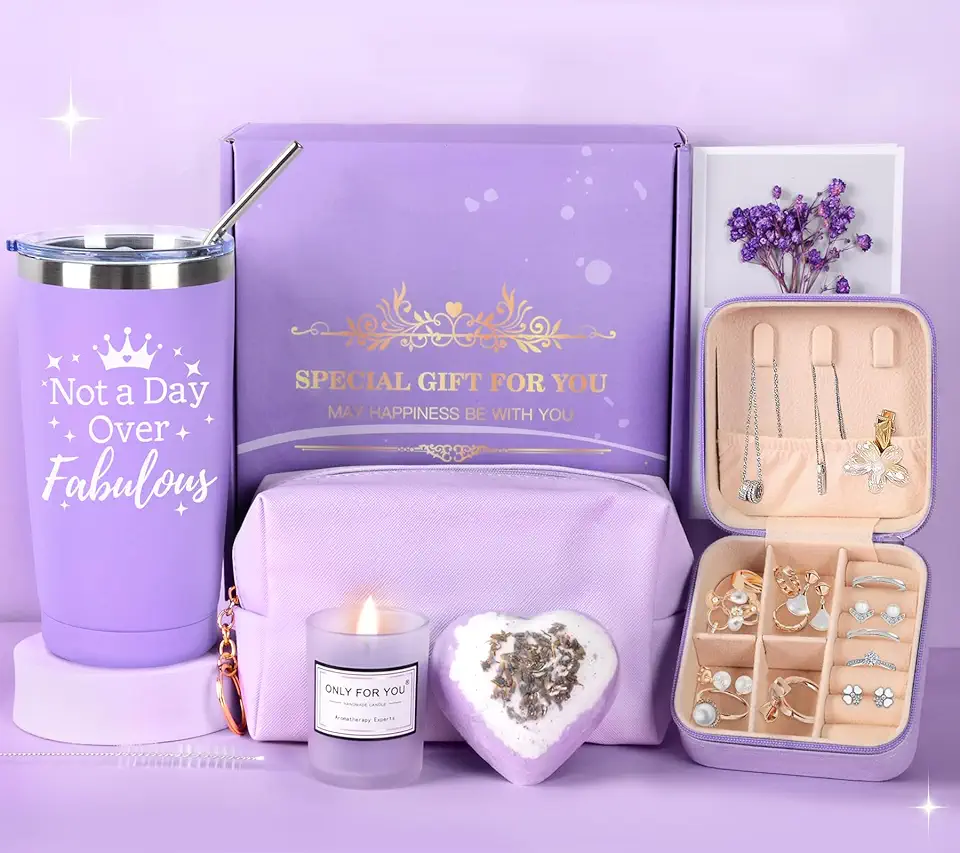 Presentpaket med termosmugg ljus och smyckeskrin