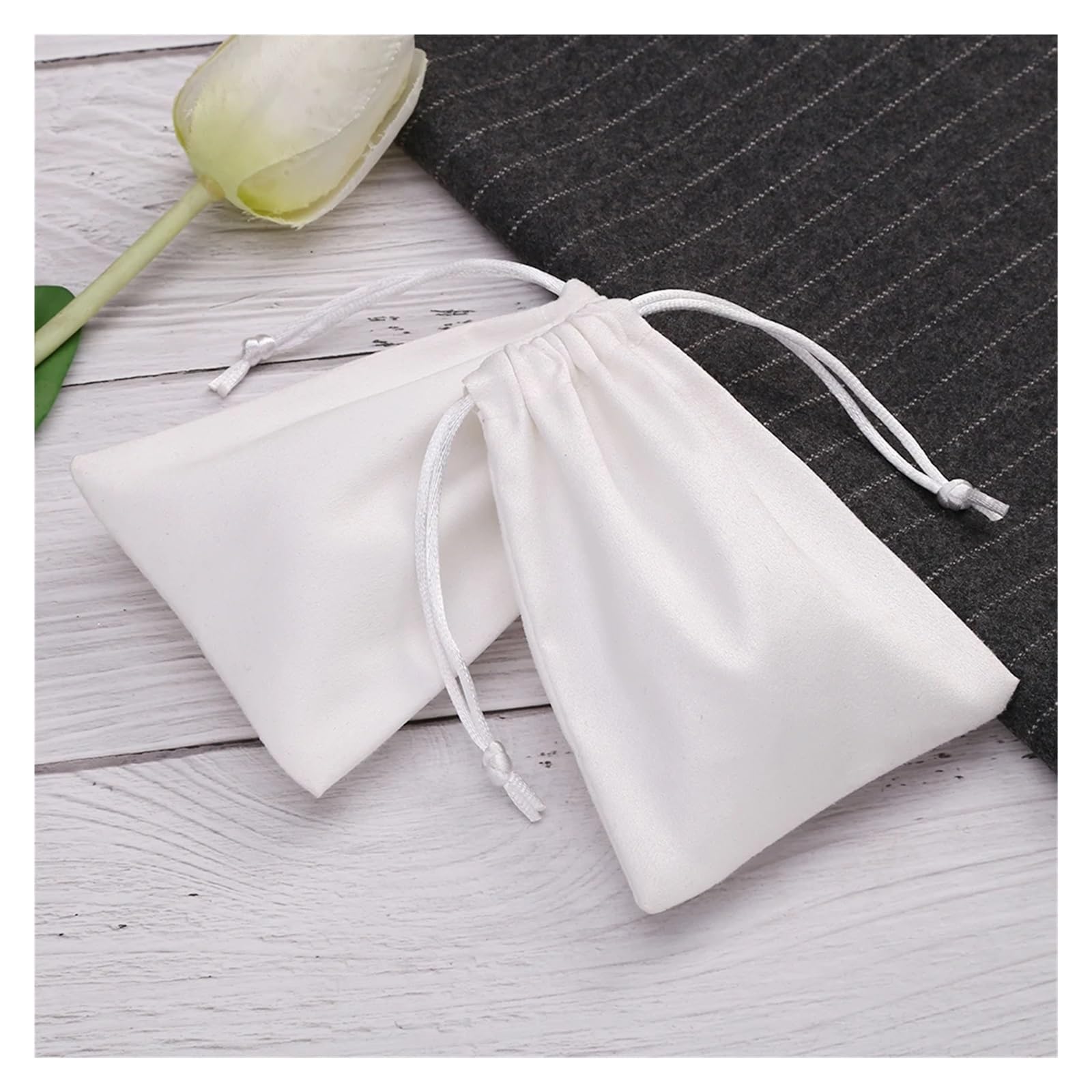 WENH Pochettes d'emballage de bijoux en flanelle, 50 pièces, sac cadeau for cadeaux de mariage, pochette à cordon de serrage en velours Tarot for maquillage cosmétique, bagues, boucles d'oreilles(13x1