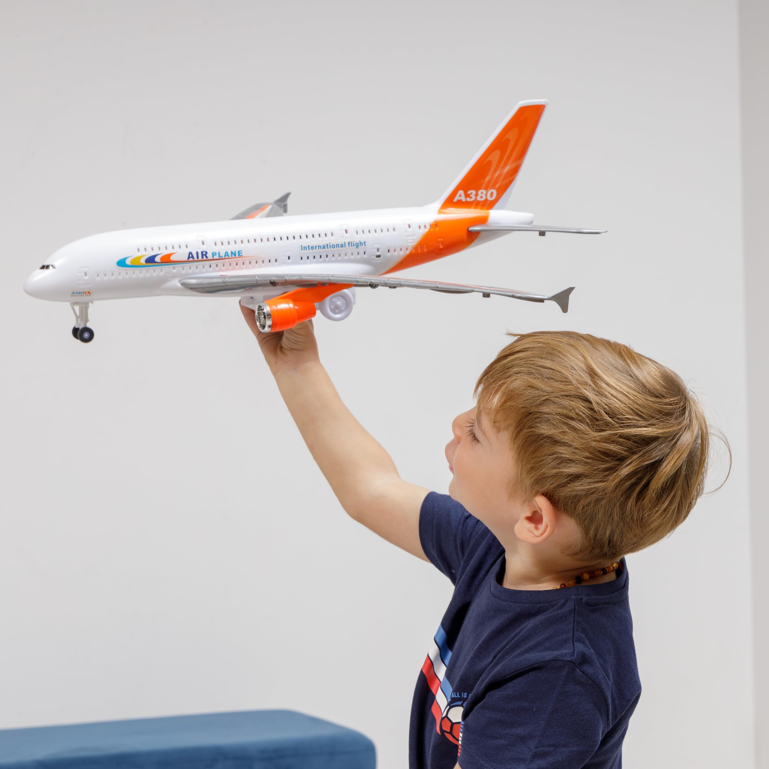 Baroni Toys Aeroplano Ready to Run Giocattolo con Luci e Suoni Colorato, Aereo Gioco da Bambino Accessori Inclusi, Gioco a forma di Aereo per Bambini 3 4 5 6 7 anni, 54x48x10 cm