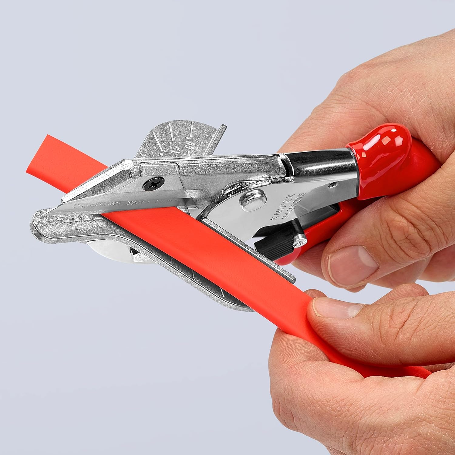 KNIPEX Pince pour coupes obliques pour profilés en plastique et en caoutchouc chromée avec gaines en plastique 215 mm, 94 35 215 EAN