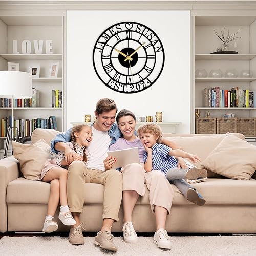 Miniatura 2 de Reloj de pared grande con apellido personalizado, números romanos vintage personalizados, arte de pared de metal para sala de estar, dormitorio,