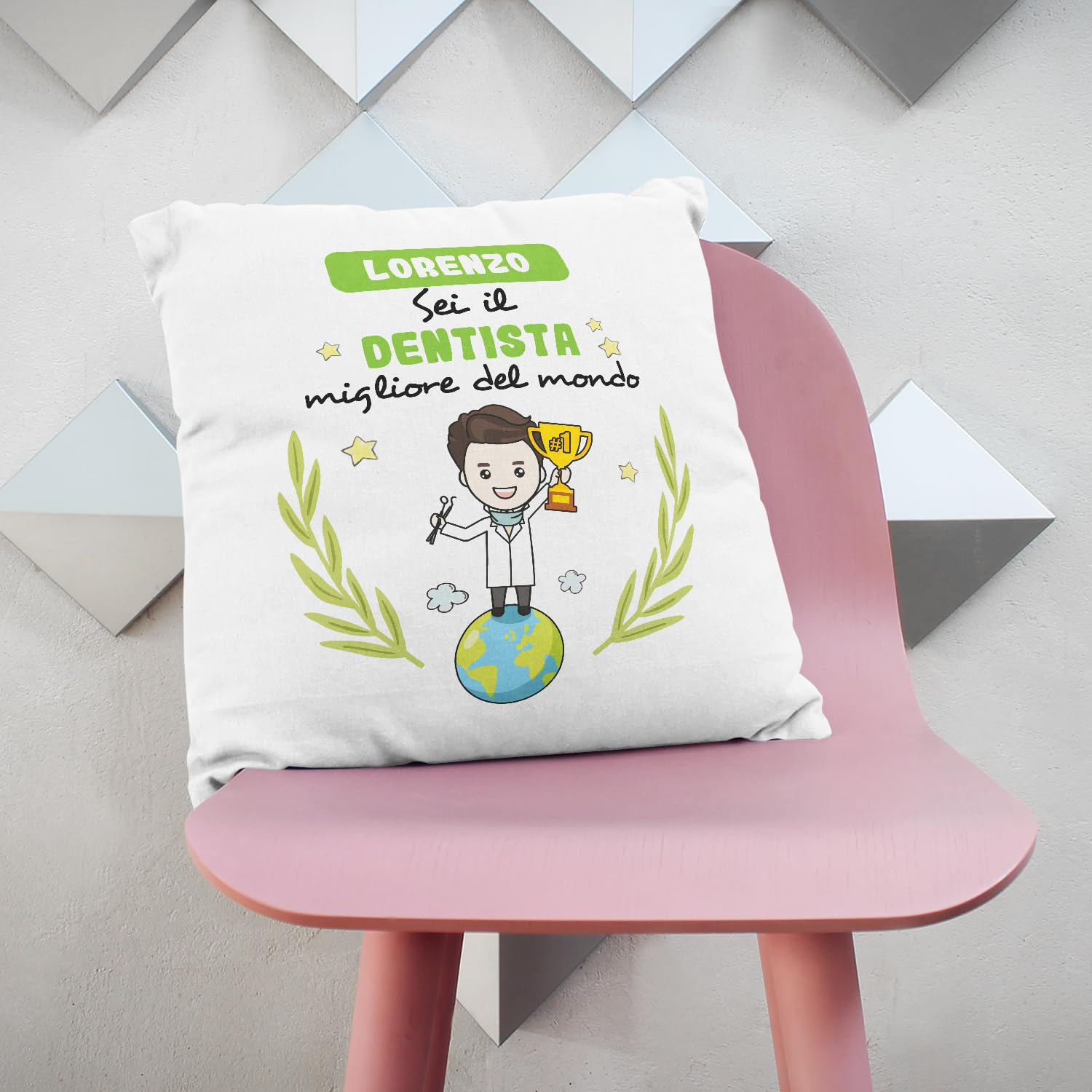 Mugffins Cuscino PERSONALIZZABILE DENTISTA uomo - In italiano - Sei migliore del mondo - Idee Regali Divertenti Laurea Compleanno - Rivestimento e Imbottitura (40x40 cm). Tatto Cotone