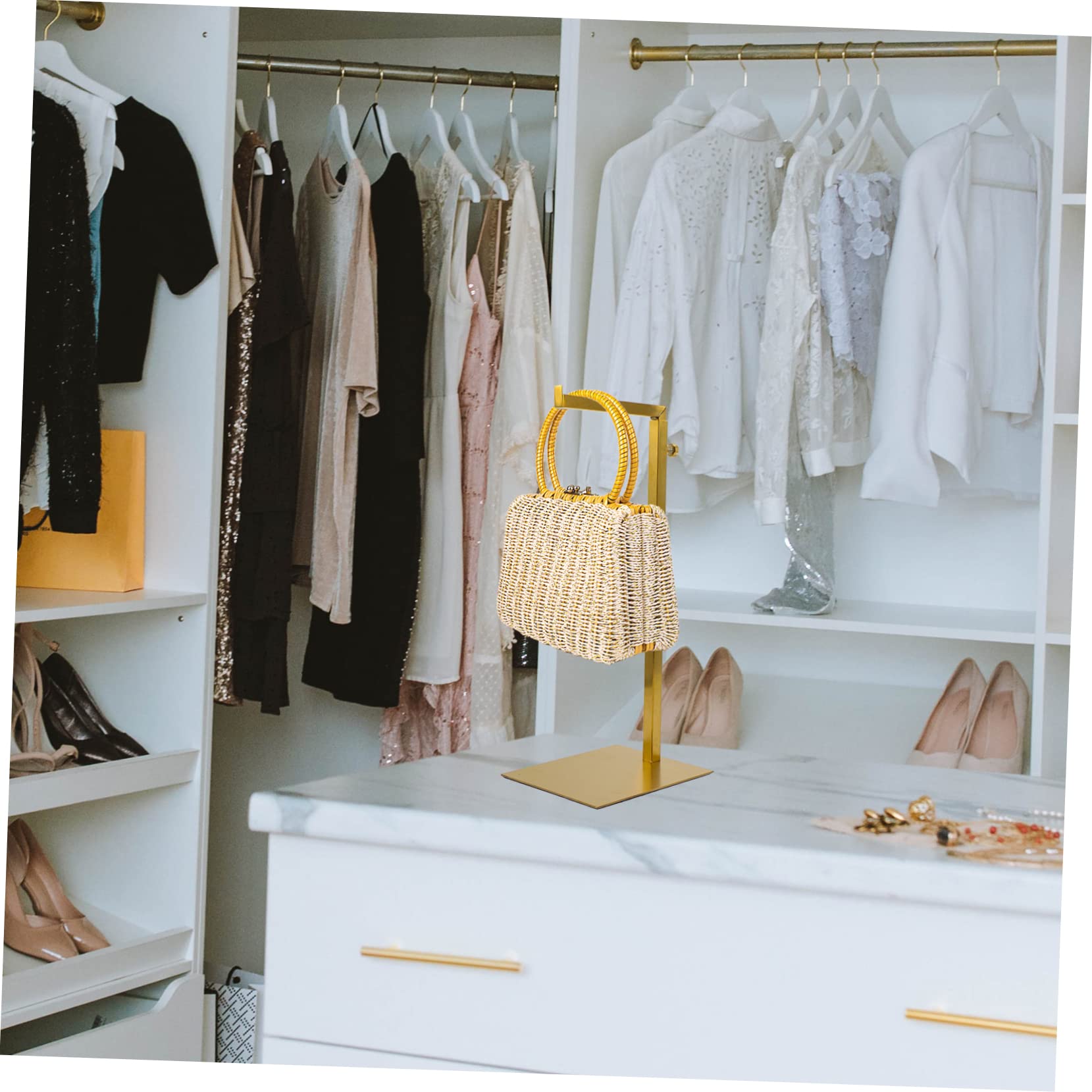 Soporte de exhibición vertical para bolsas y ropa, 4 perchas de metal para bolsos, bolsos, carteras, corbatas y bolsas de mensajero, organizador de armario y estante de almacenamiento
