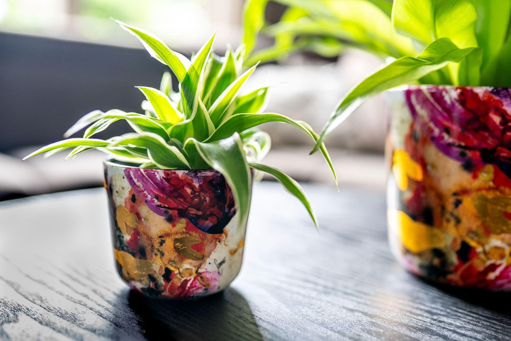 Vase konisch Designed by Lammie - Dreamy Hummingbird - 26x23 - Metall & Epoxy - Exklusive Haushaltswaren für den Innenbereich - Handgefertigt - Einzigartiger Druck
