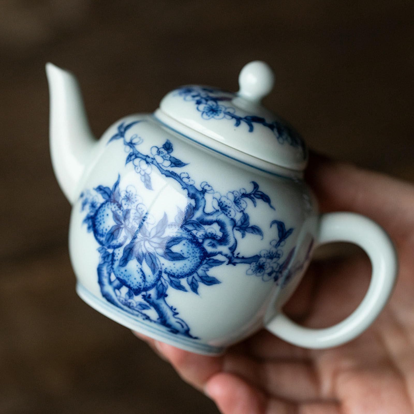 Antyczny chiński niebieski i biały czajniczek, antyczny ceramiczny zestaw do herbaty kung fu - pawi niebieski i biały, glazurowany na czerwono