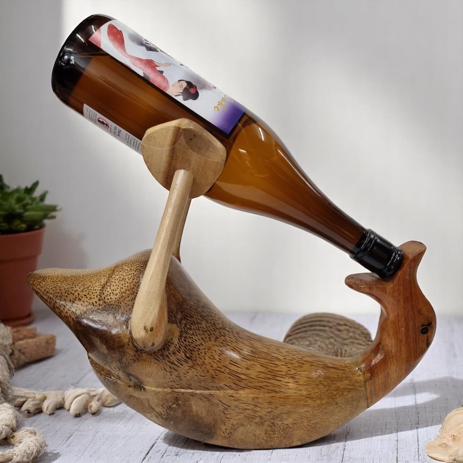 Kinaree Deko Ente aus Holz als Weinhalter – handgefertigte „Saufente“ aus Massivholz & Bambuswurzel – witziges Weinregal Geschenk