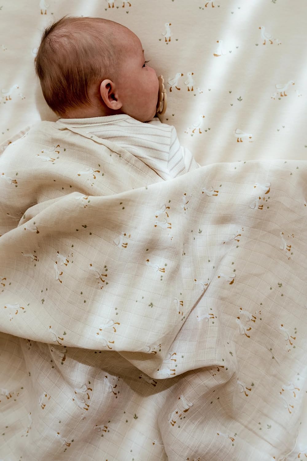 Little Dutch Newborn Naturals - Manta para bebé (120 x 120 cm), diseño de Little Goose, color beige
