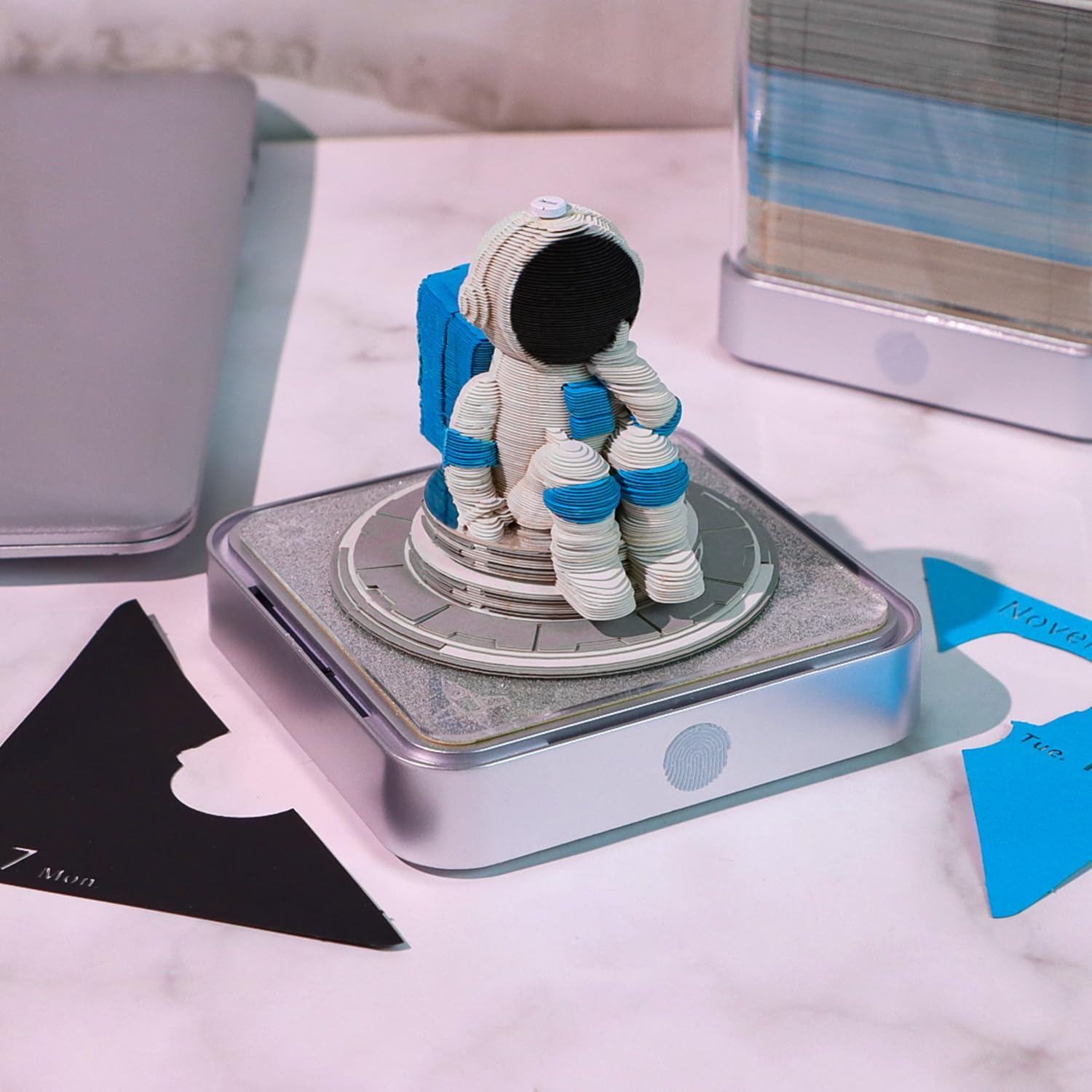2026 3D Astronaut Calendar: Galactic Organizer with Magical Light - Up Effect,Holiday & New Year Gift, Desktop Decoration, Unique 3D Paper Craft, Countdown Calendar