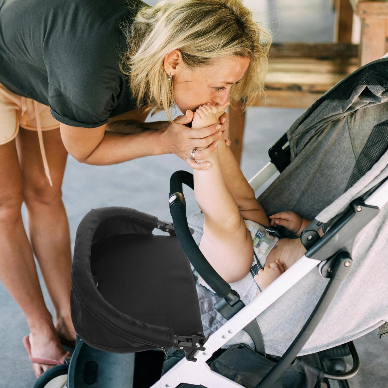 HEMOTON Rallonge de Repose-Pieds Réglable pour Poussette Bébé en Tissu Noir, Installation Facile, Accessoire Pratique pour Poussettes et Nacelles
