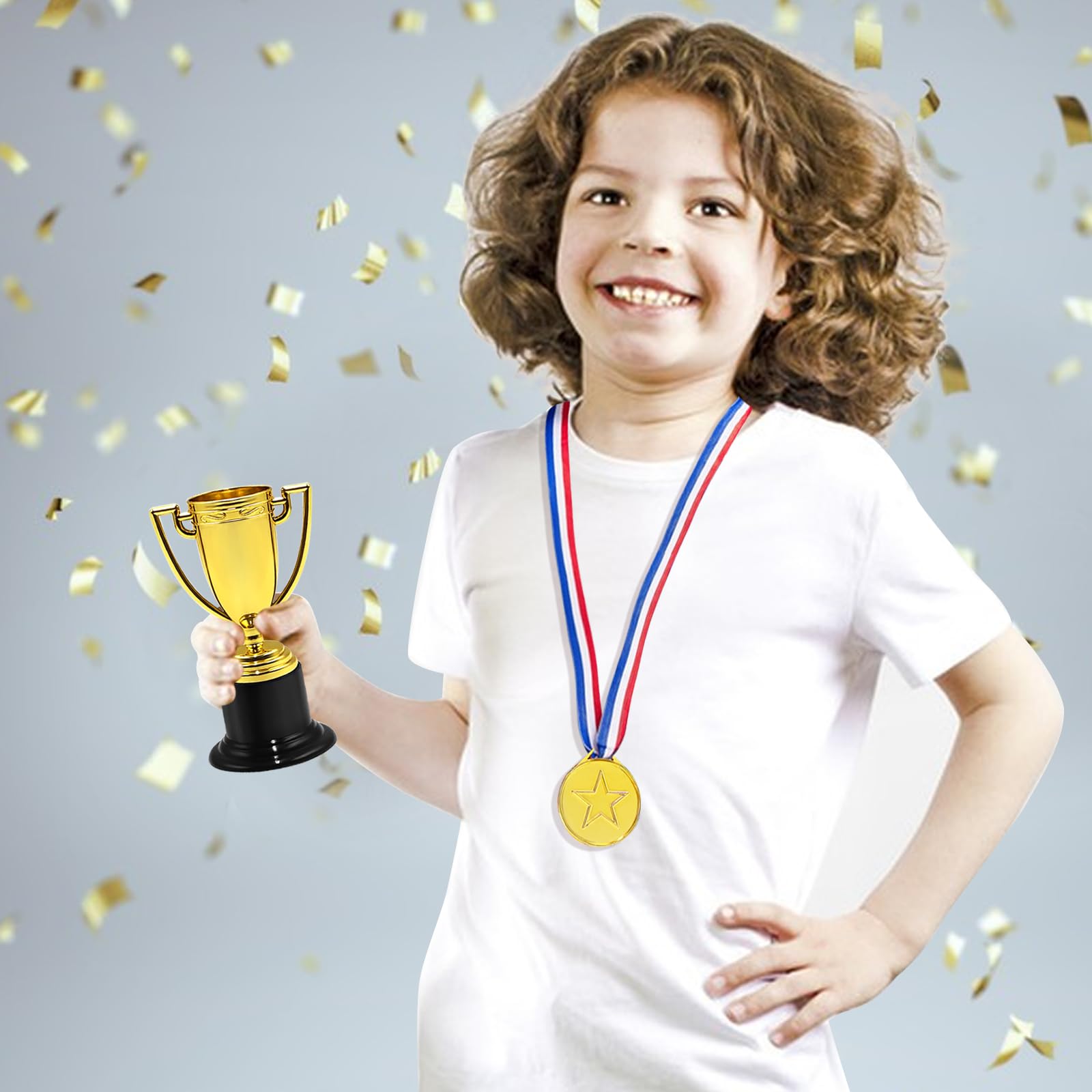 Médailles Mini Trophées Plastique 6 Pièces pour Fête Anniversaire Enfants Sport Scolaire Cadeaux Récompenses