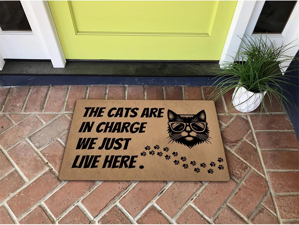 Funny Welcome Doormat (23.7 in X 15.6 in) Outside Entrance Way Front Door/Porch/Patio Decor House Warming Gift Personalized Matt (The Cats are in Charge, We Just Live Here)