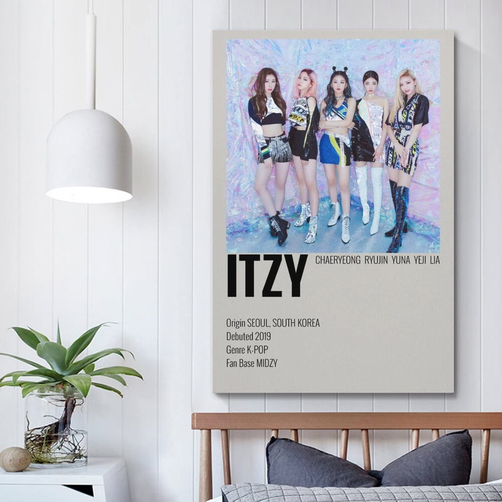 Tenture Murale ITZY Album - Taille 70x70 Cm (environ), Sans Cadre - Décoration Chambre, Salon, Dortoir - Lavable En Machine - 6