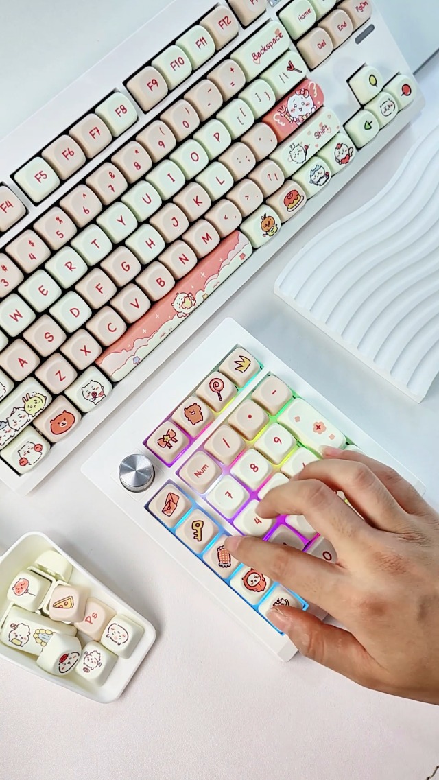 Amazon.com: FKZ Cute Keycaps Set,MOA Profile Japanese Anime