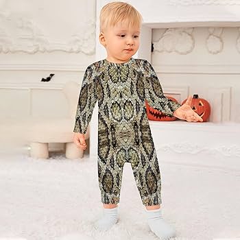 バーバリー　ロンパース　長袖　ベビー　星　総柄　モノグラム　白　黒　現行タグ バーバリー ロンパース 長袖 ベビー 星 総柄 モノグラム 白 黒