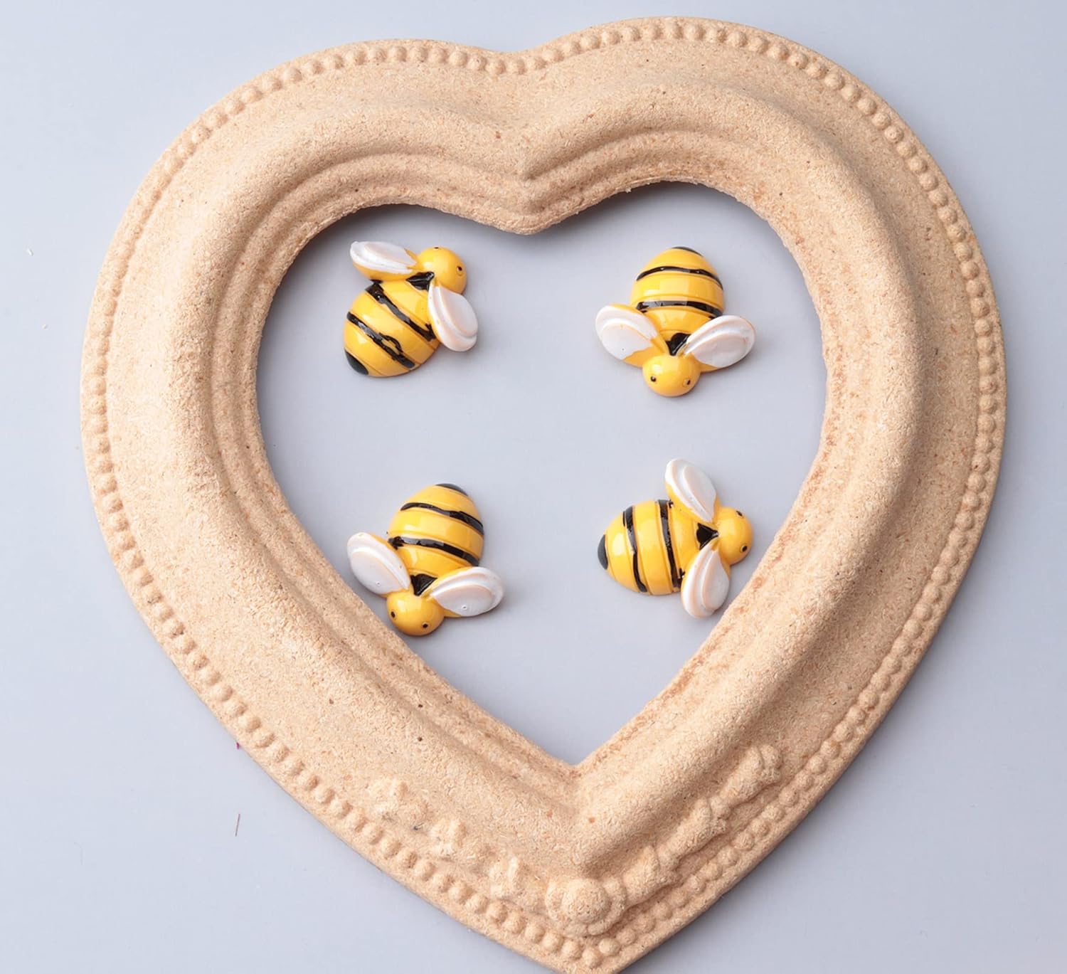 Sowaka 20 Pcs Mini Bee Ornaments Tiny Resin Flatback Embellishment Bumble Bee for Hair Clip DIY Craft Art Project Home Garden Decoration Supplies Jewelry Making Scrapbooking (X-Large)