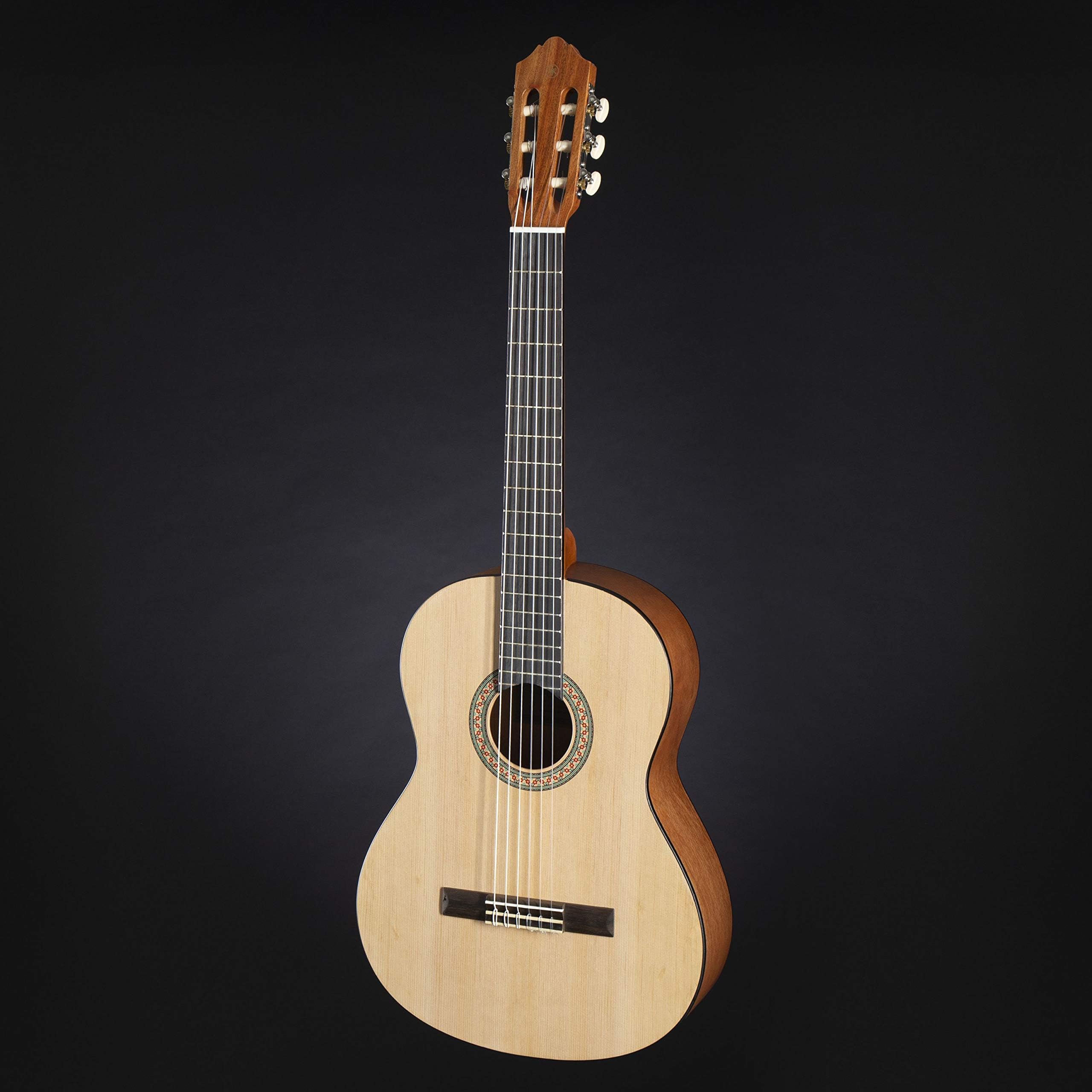 Yamaha C40 Guitare Classique – Guitare en Bois 4/4 (65 cm, Échelle 25 9/16”), 6 Cordes en Nylon, pour Débutants – Naturel