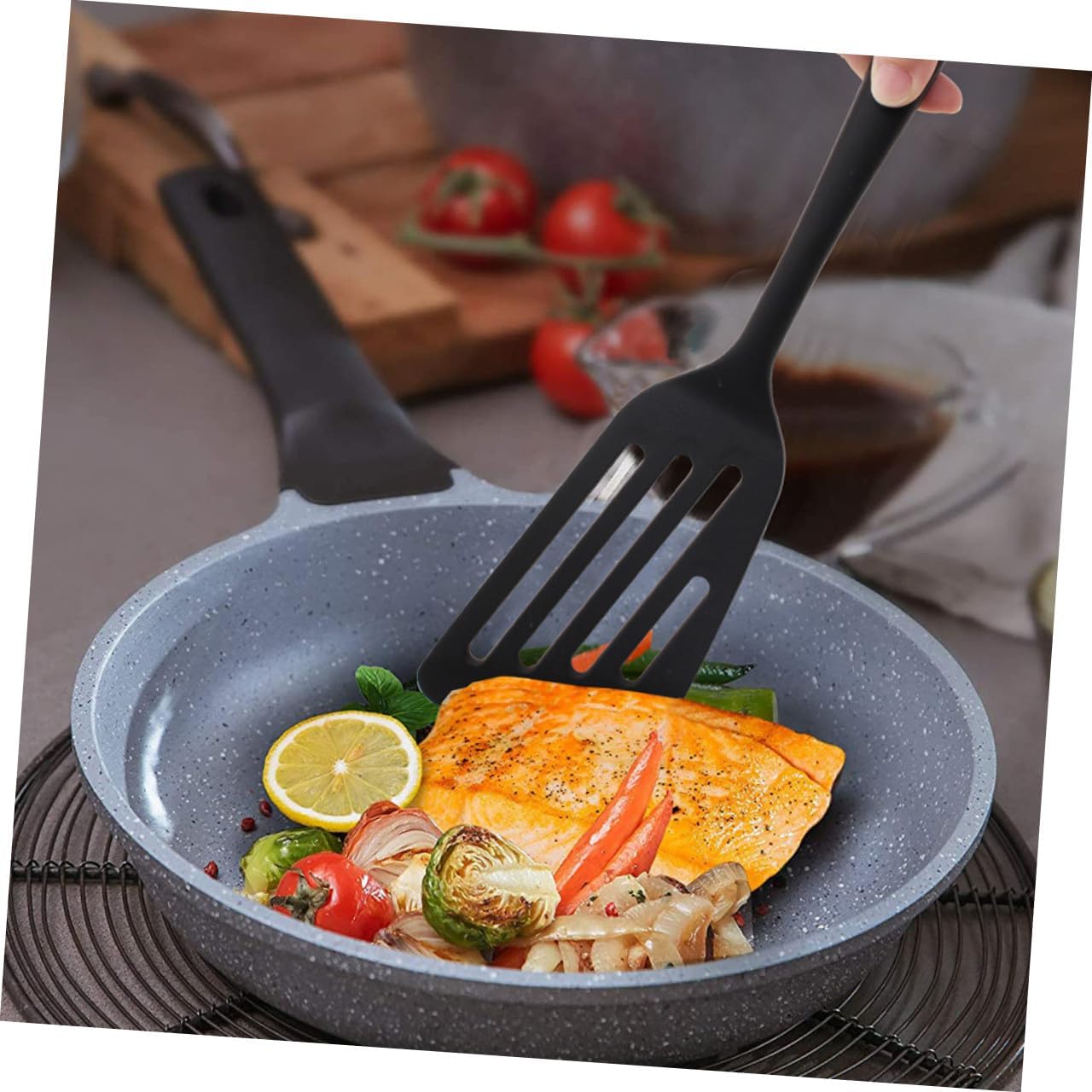 Silicone Cooking Spatula for Frying Steak, Food-grade Non-scratch Wok Turner with Heat-resistant Handle, Black Kitchen Utensil for Stir Fry and Cooking