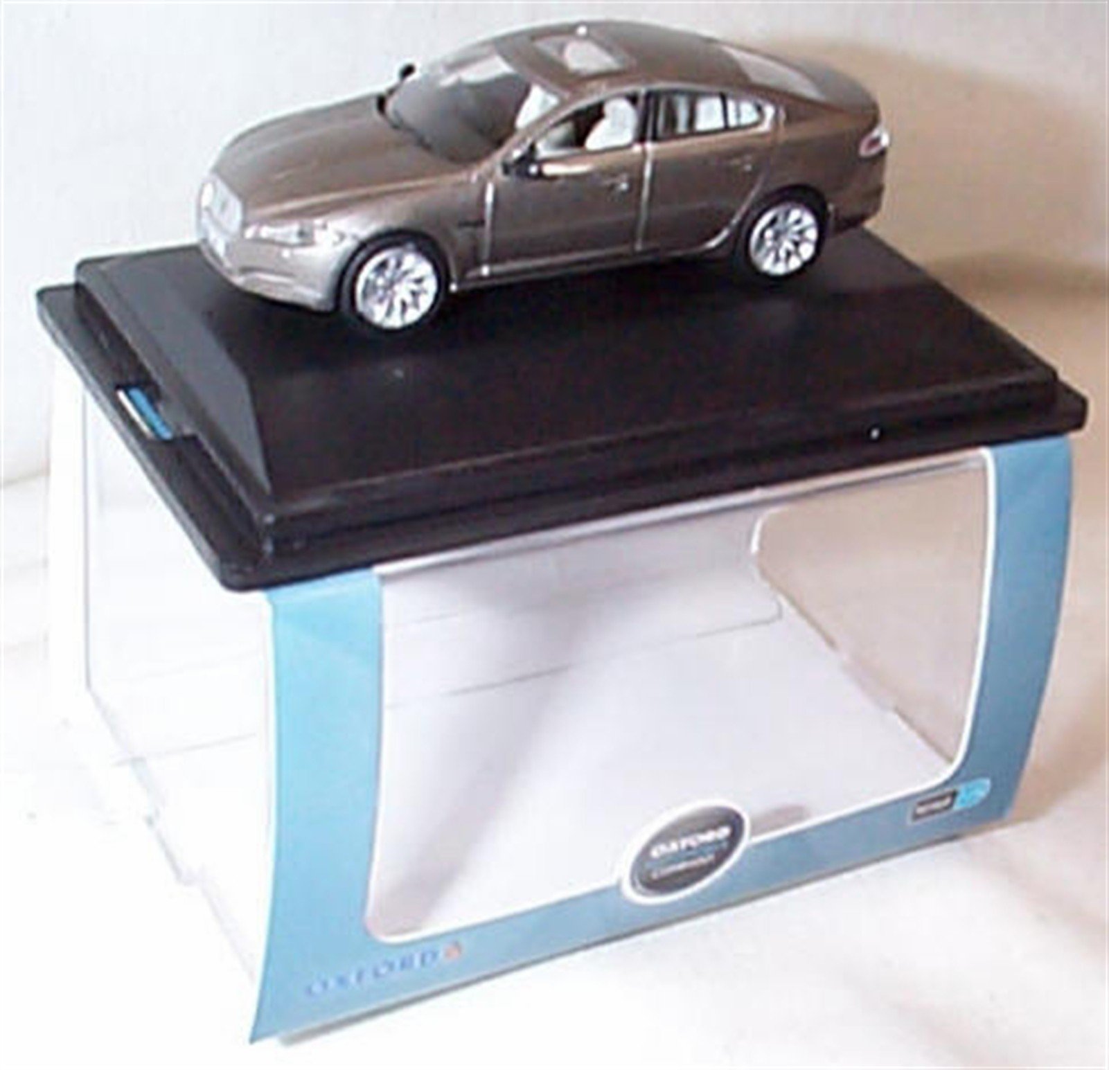 oxford jaguar XF ammonite grey car 1:76 railway scale diecast model