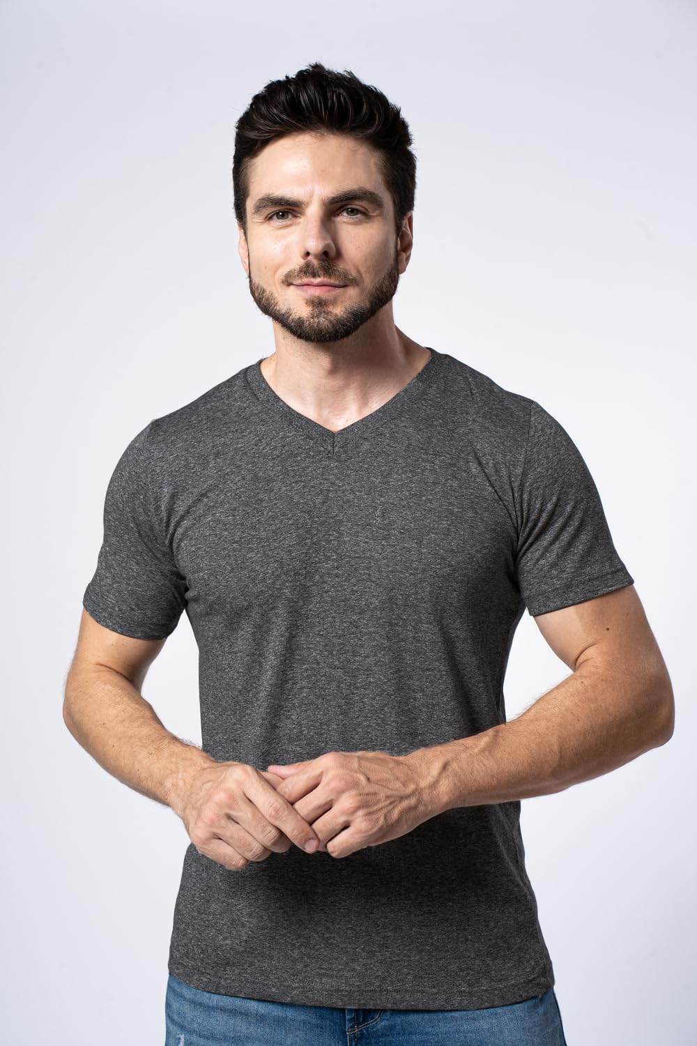 Camiseta Masculina Meia Malha Slim Fit Lisa Básica, Gola V em promoção! Veja a oferta e mais achadinhos de Camisetas 5 Hoje é o melhor dia para comprar Camiseta Masculina Meia Malha Slim Fit Lisa Básica, Gola V com aquele preço maroto! Promoção! Aproveite a oferta! 5