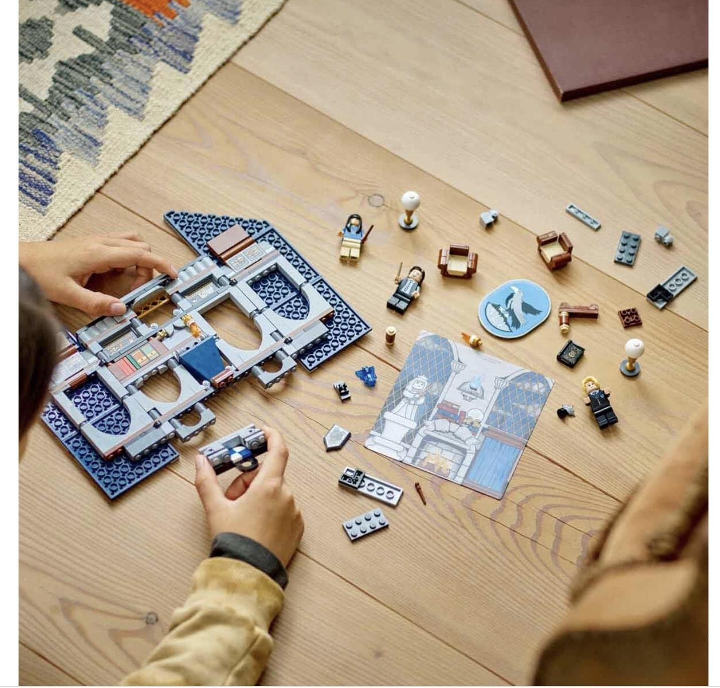 Lego 76411 Harry Potter House Banner Ravenclaw, Hogwarts Crest, Castle Community Room Toy or Wall Display with Luna Lovegood Mini Figure, Collectible Travel Toy