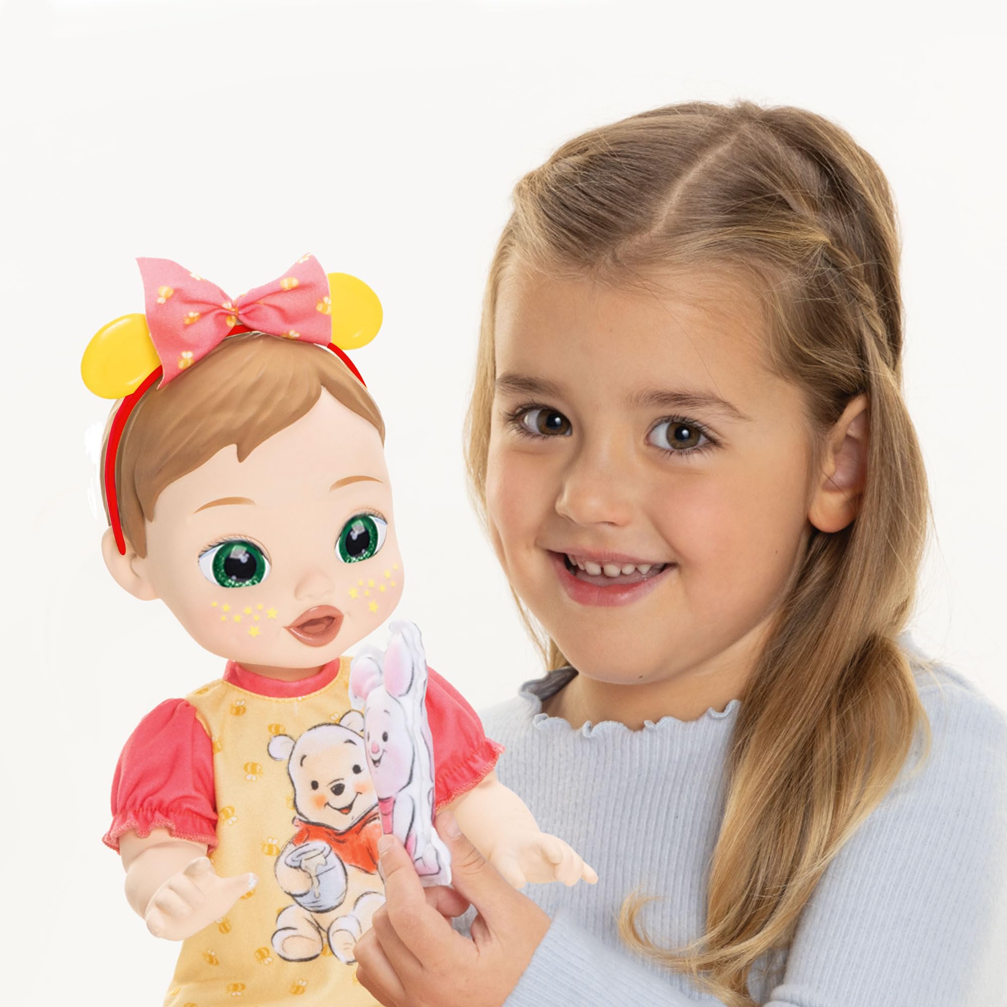 Disney Deluxe Feature Doll: Puchatek Auburn Hair, zielone oczy