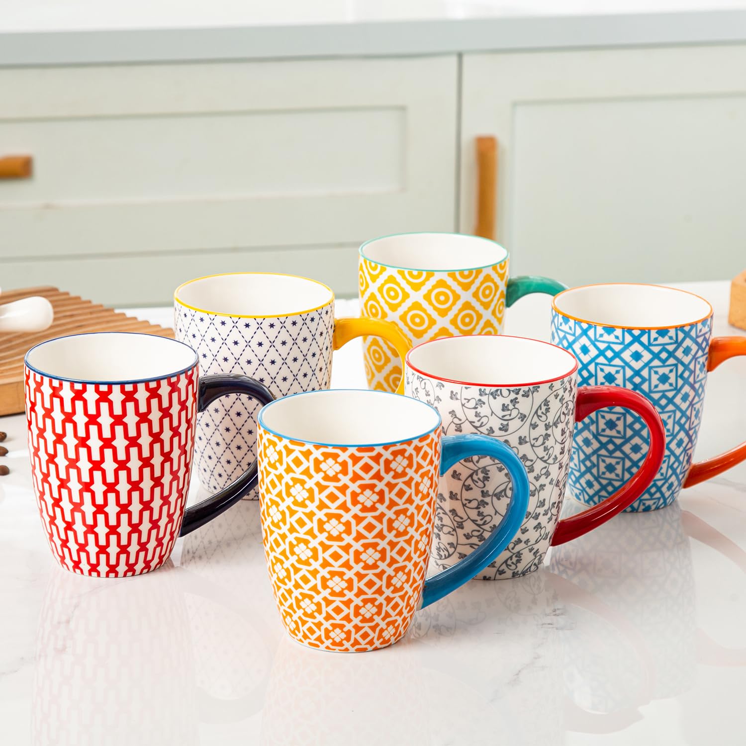 Keramik Kaffeebecher Set - 470 ml große Porzellan-Teebecher mit Griff für Frauen Männer Kakao Latte Cappuccino - Weihnachten Housewarming Geschenk - Set von 6 - Bunt