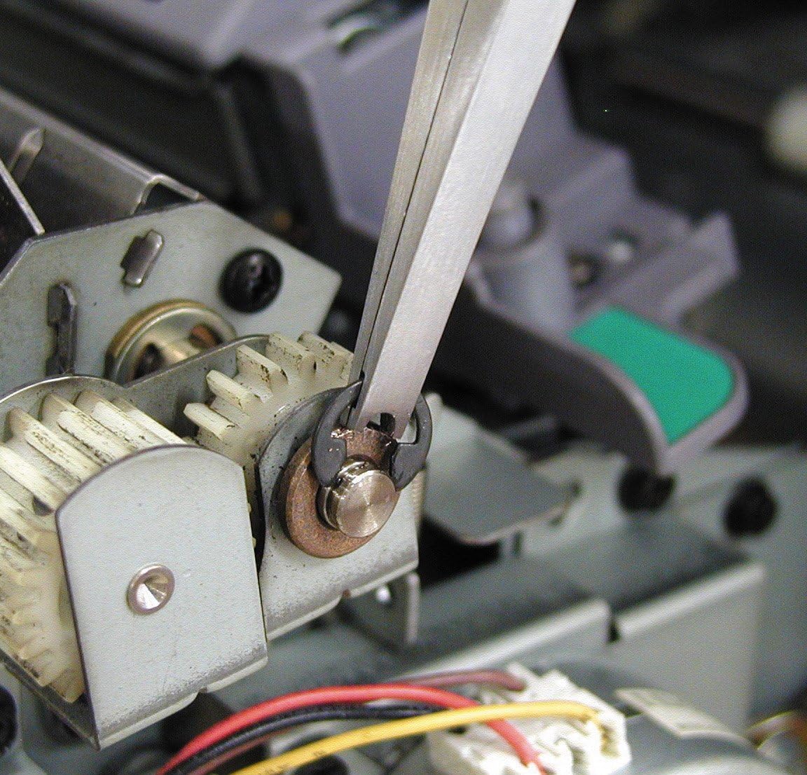 e-ring/circlip/clip pliers with magnetized tip, made in Japan. Engineer pz-02