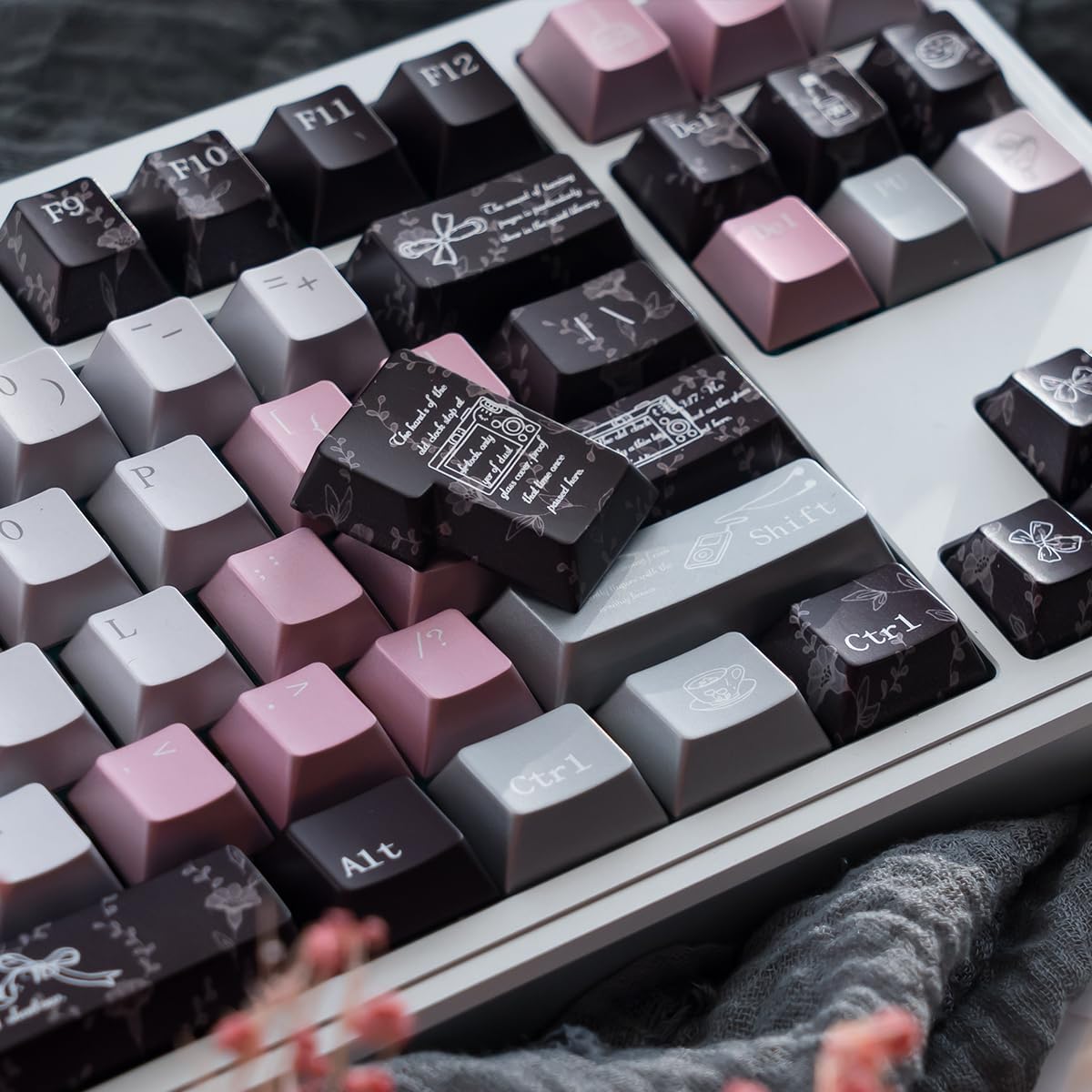 Metal Paint PBT Keycaps, 129 Keys Black Pink Cherry Profile Keycap Set