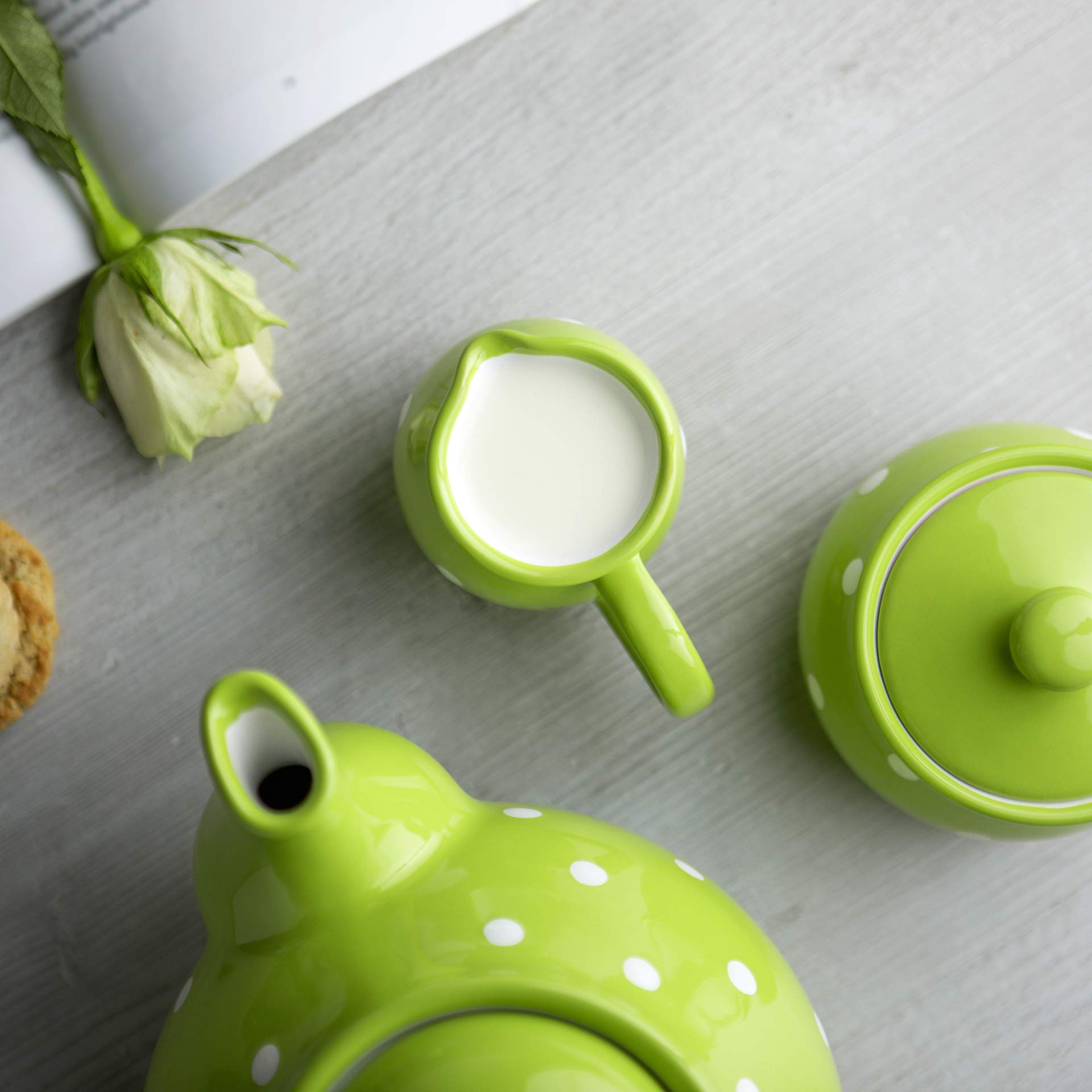 City to Cottage® Bricco del Latte Piccolo da 150ml | Lattiera in Fantasia a Pois Verde Lime e Bianco| Realizzato e Dipinto a Mano in Ceramica
