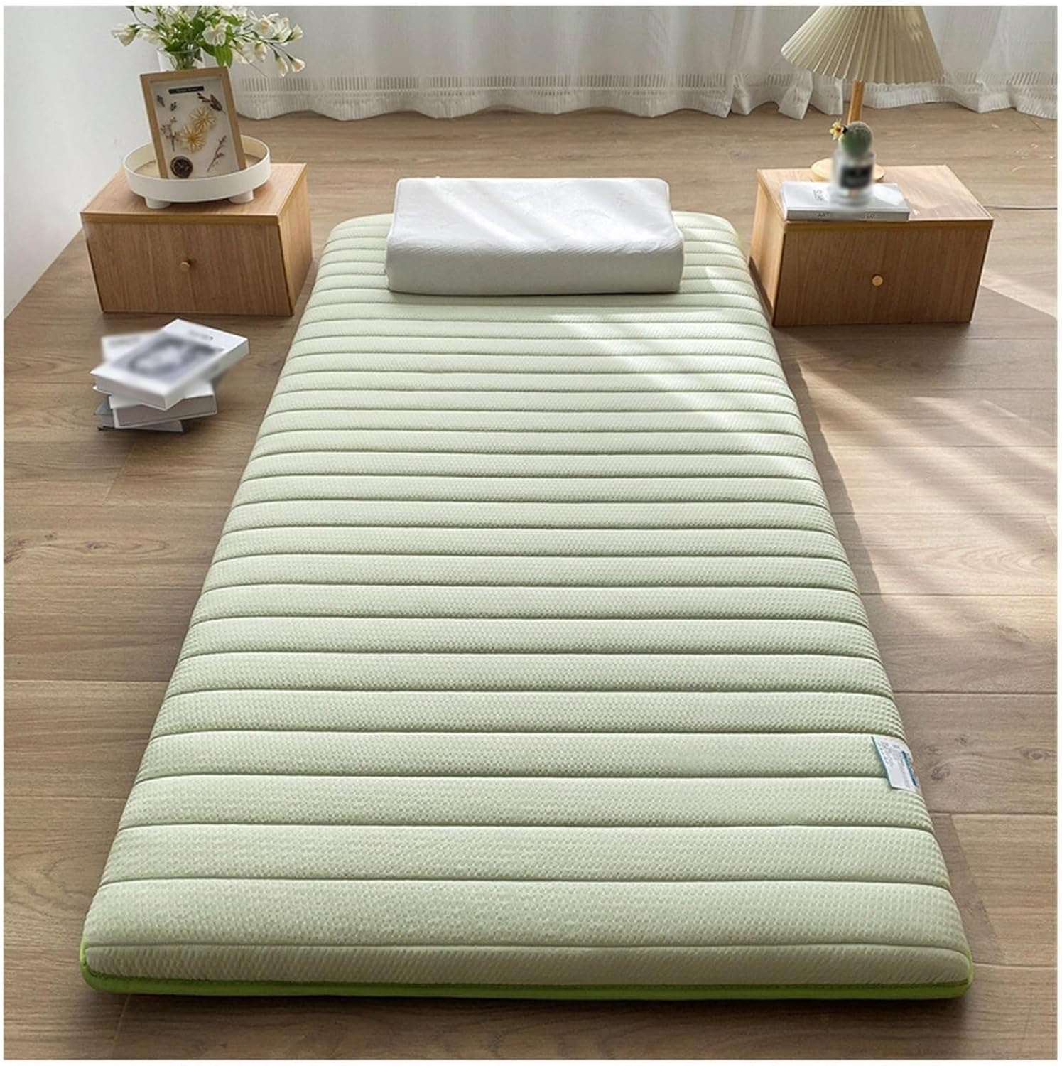 Matelas pliant de style minimaliste avec surface rembourrée douce et légère pour la chambre des étudiants, le camping, la chambre des invités (A90 x 190 cm)