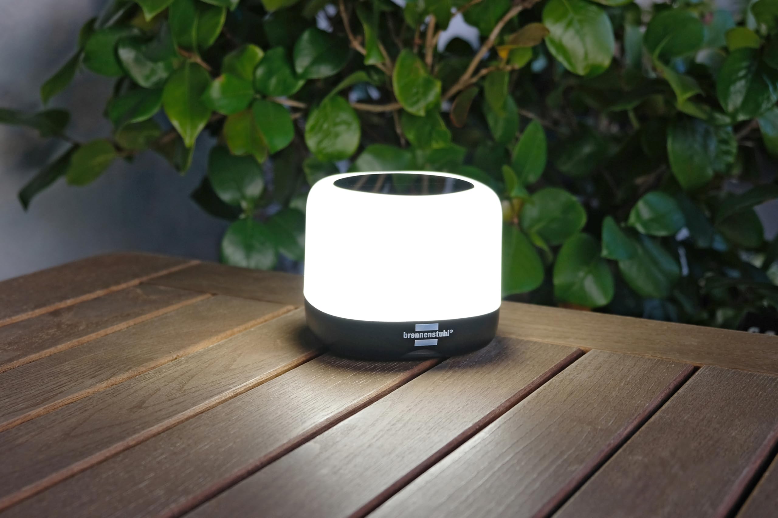 Brennenstuhl ładowalna solarna lampa zewnętrzna LED GL 400 AS (lampa kempingowa IP44 o mocy 400 lm, czas świecenia do 45h, 3 poziomy przełączania, wymienny akumulator 18650, powerbank, kabel USB C)
