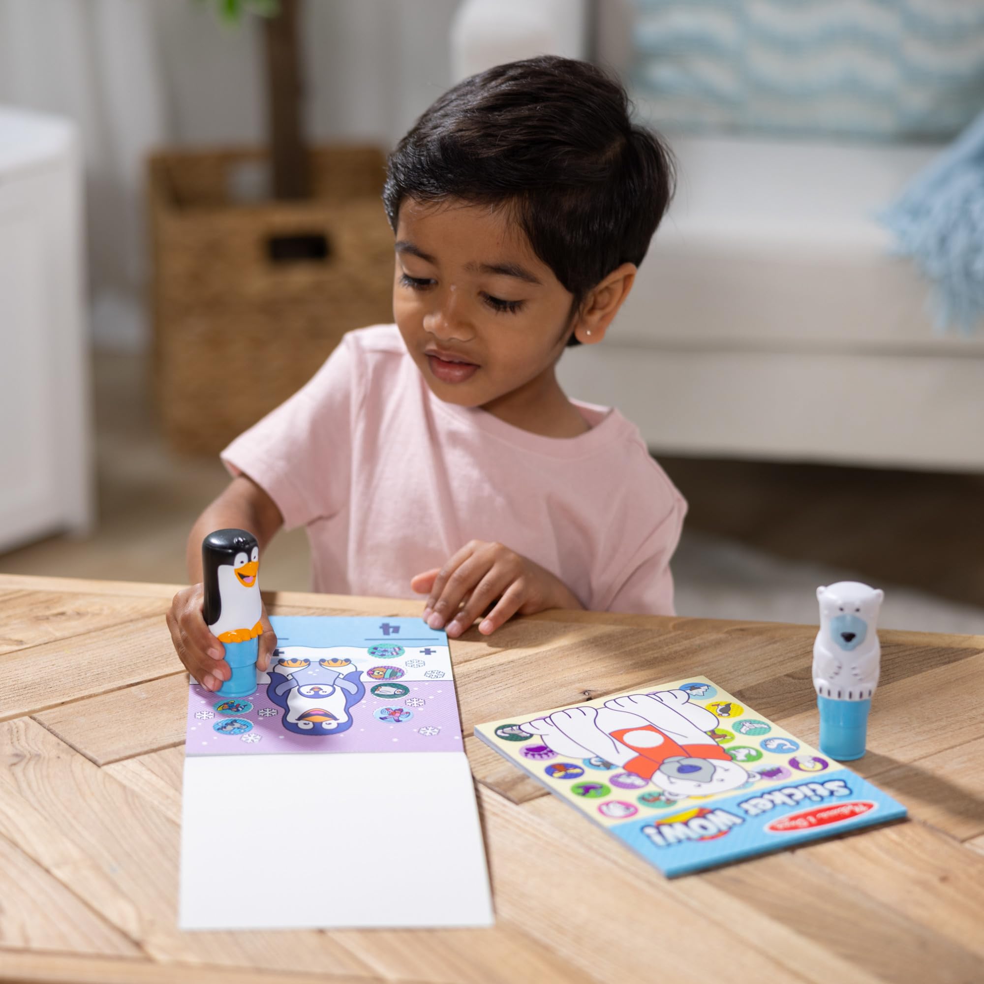 Melissa & Doug Sticker Wow!® Pacchetto CONVENIENZA - Orso Polare e Pinguino per Lavoretti Artistici, 2 Blocchi attività, 2 Timbratori di Adesivi, 2 Pacchetti di Adesivi Extra - Certificati FSC